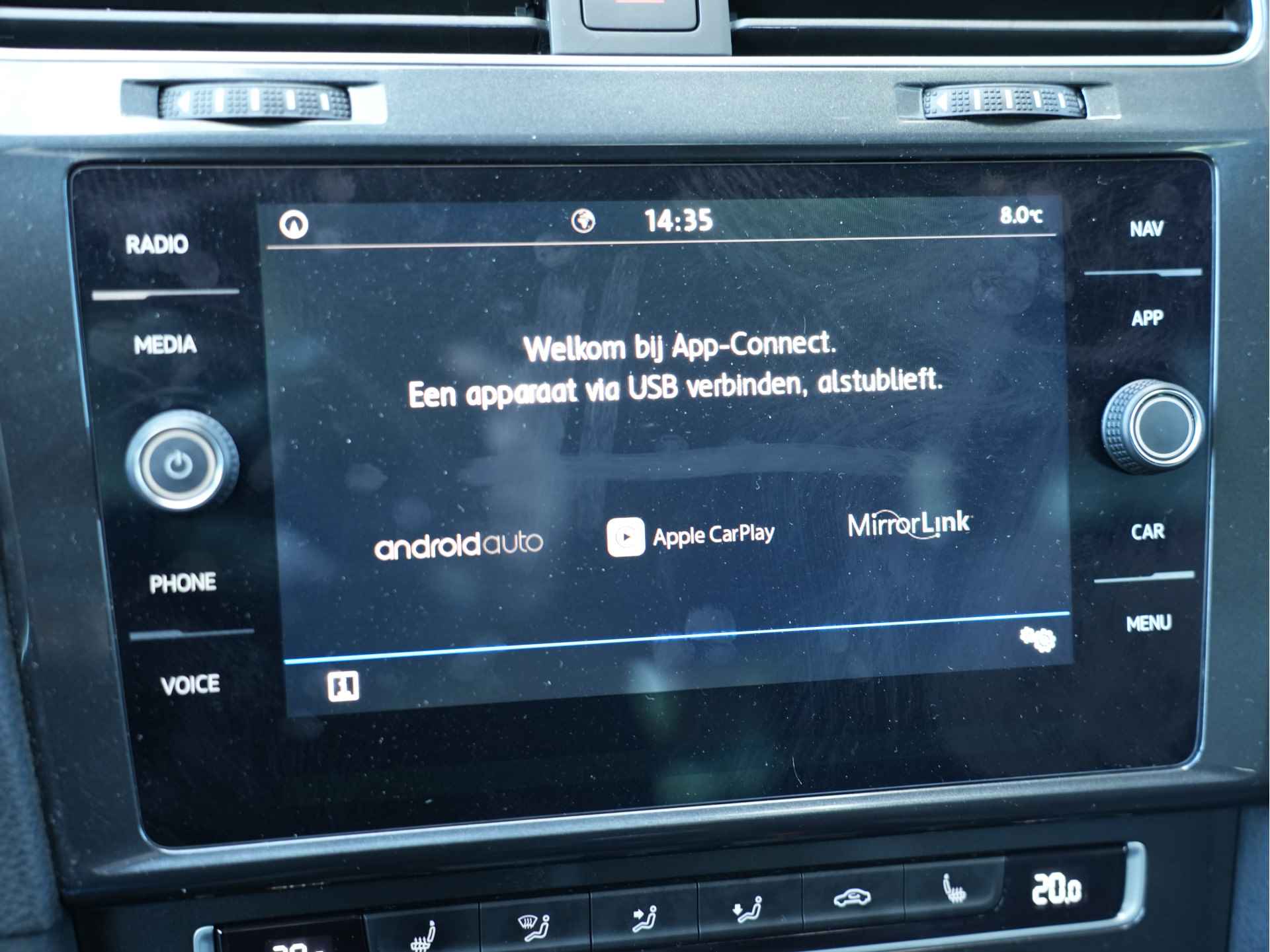 Volkswagen Golf 1.0 TSI Comfortline Business | Navigatie | Climate Control | Stoelverwarming - 24/33