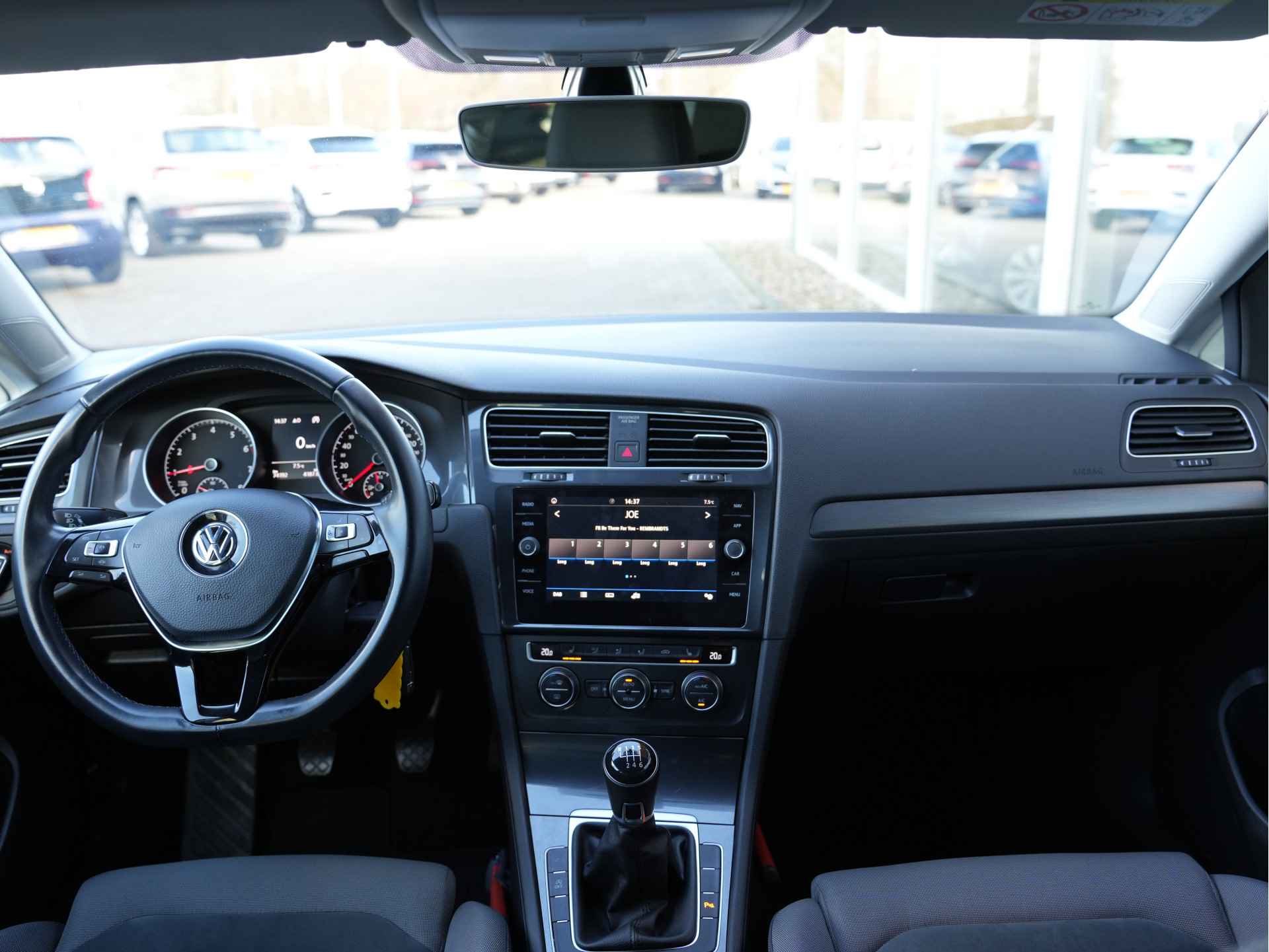 Volkswagen Golf 1.0 TSI Comfortline Business | Navigatie | Climate Control | Stoelverwarming - 31/33