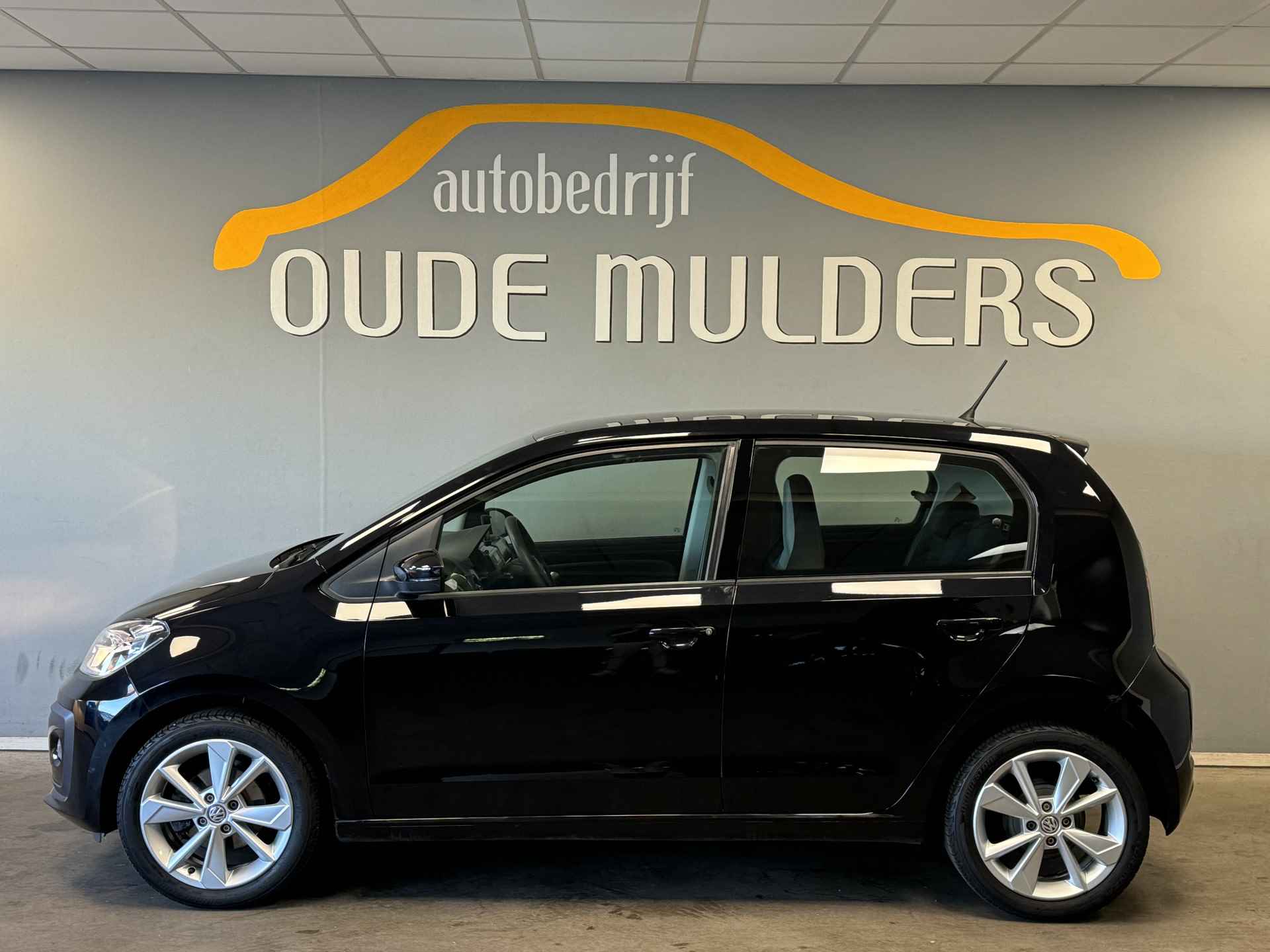 Volkswagen up! 1.0 BMT move up! Cruise/Stoelverwarming/Bluetooth - 2/24