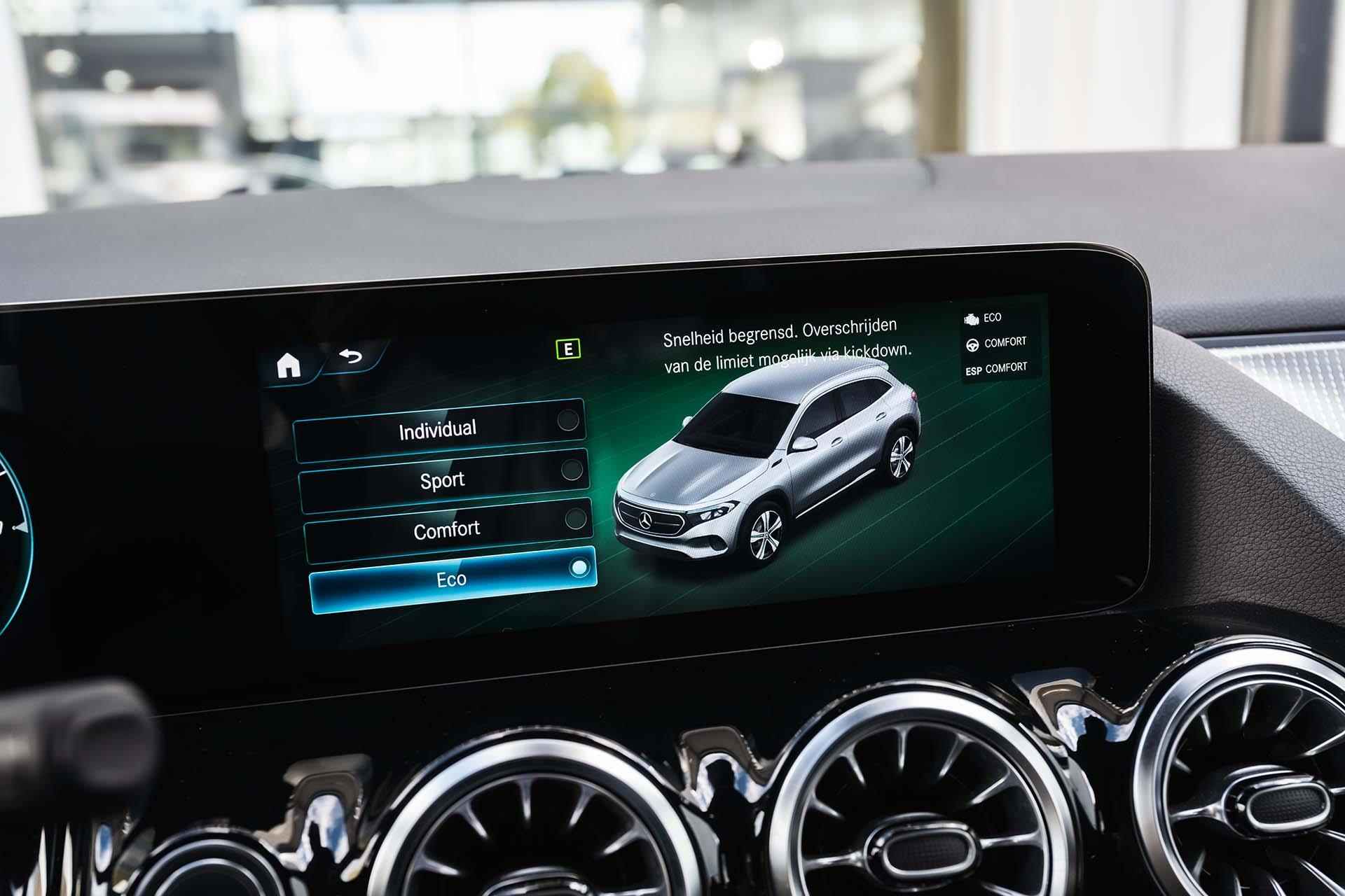 Mercedes-Benz EQA 250 Business Solution Luxury 67 kWh | Rijassistentiepakket | Stoelverwarming | Apple Car Play | Sfeerverlichting | Easy Pack achterklep | - 23/30