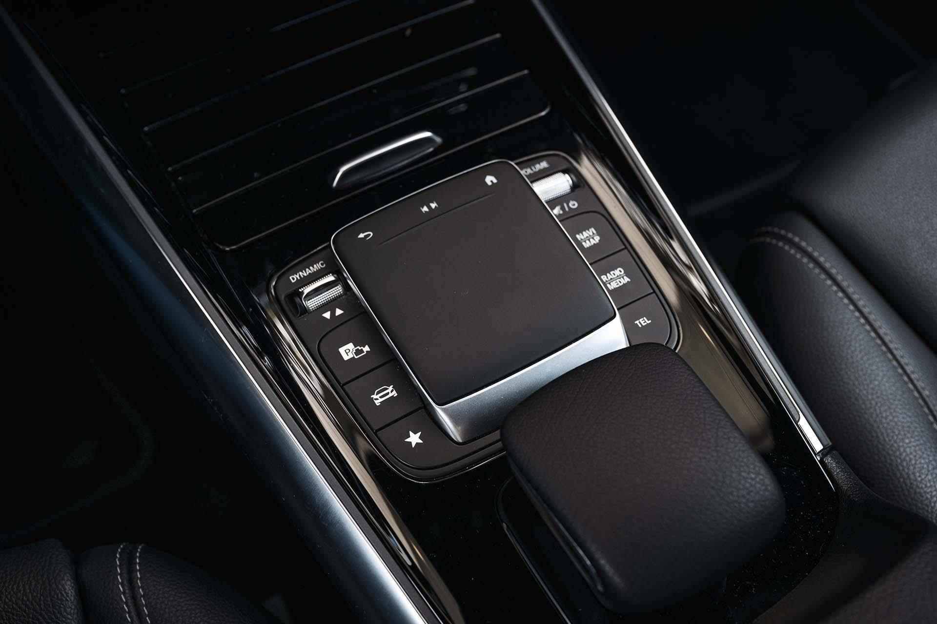Mercedes-Benz EQA 250 Business Solution Luxury 67 kWh | Rijassistentiepakket | Stoelverwarming | Apple Car Play | Sfeerverlichting | Easy Pack achterklep | - 24/30