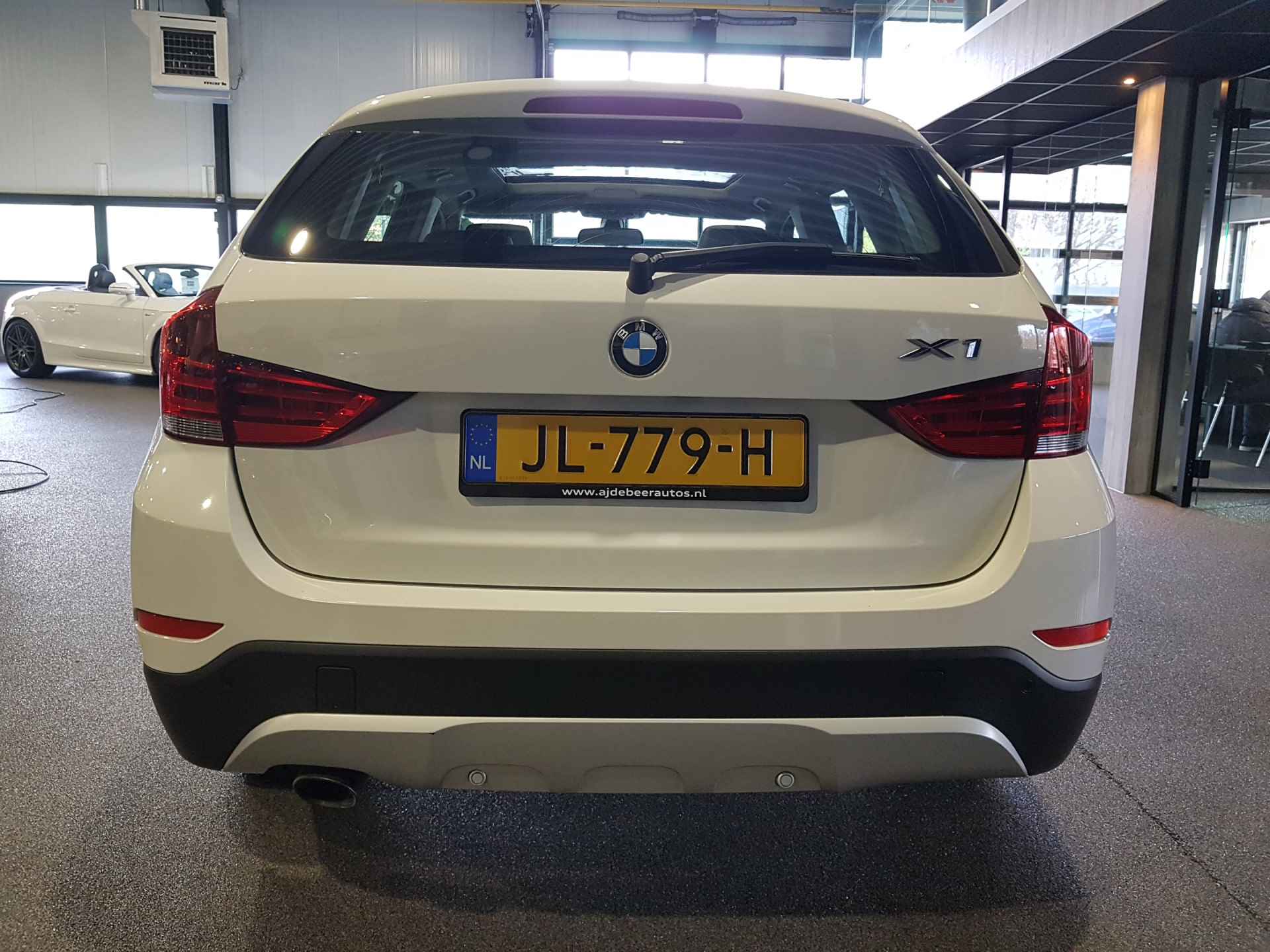 BMW X1 xDrive18d High Executive | Panorama | Navigatie | 4x4 | Xenon - 23/45