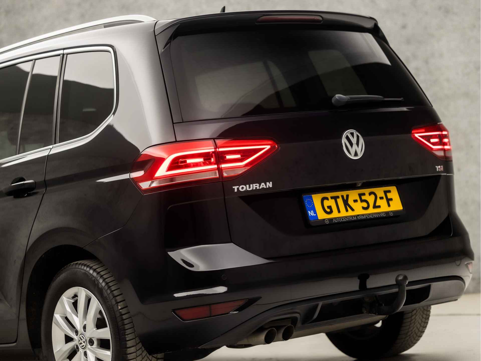 Volkswagen Touran 1.4 TSI Highline 7 Persoons 150Pk Automaat (PANORAMADAK, GROOT NAVI, CLIMATE, STOELVERWARMING, TREKHAAK, ALCANTARA SPORTSTOELEN, CAMERA, GETINT GLAS, ADAPTIVE CRUISE, KEYLESS START, NIEUWE APK, NIEUWSTAAT) - 15/39