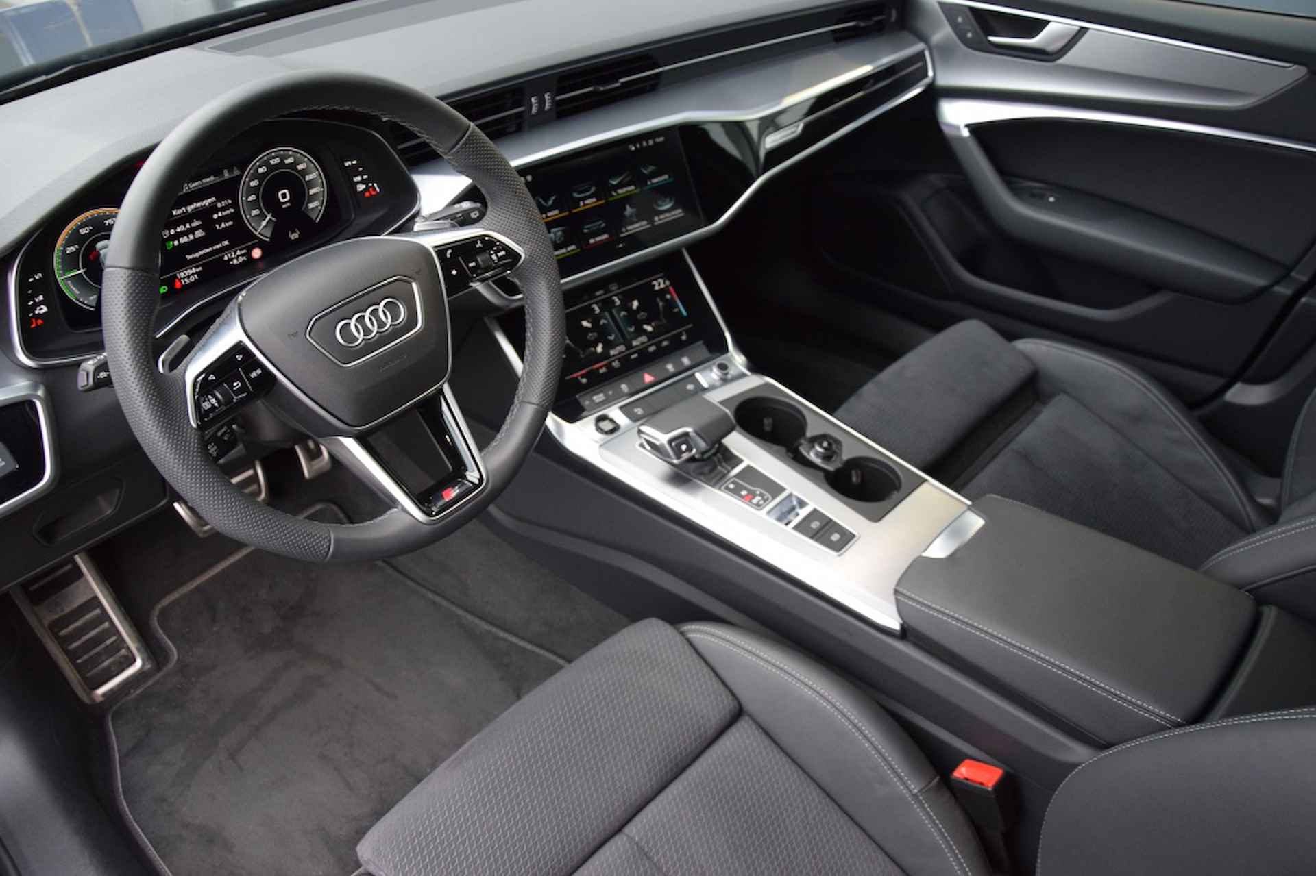 Audi A6 Avant 55 TFSI e Quattro 367PK | S-Line |  Trekhaak | Virtual | ACC | C - 10/30