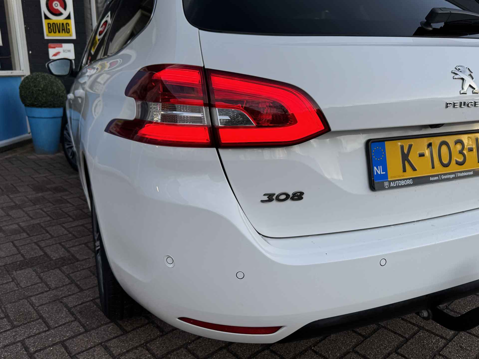 Peugeot 308 SW 1.2 PureTech Blue Lease Allure | Trekhaak | Virtual Cockpit | Rijklaar + 12 Maand BOVAG Garantie - 39/49