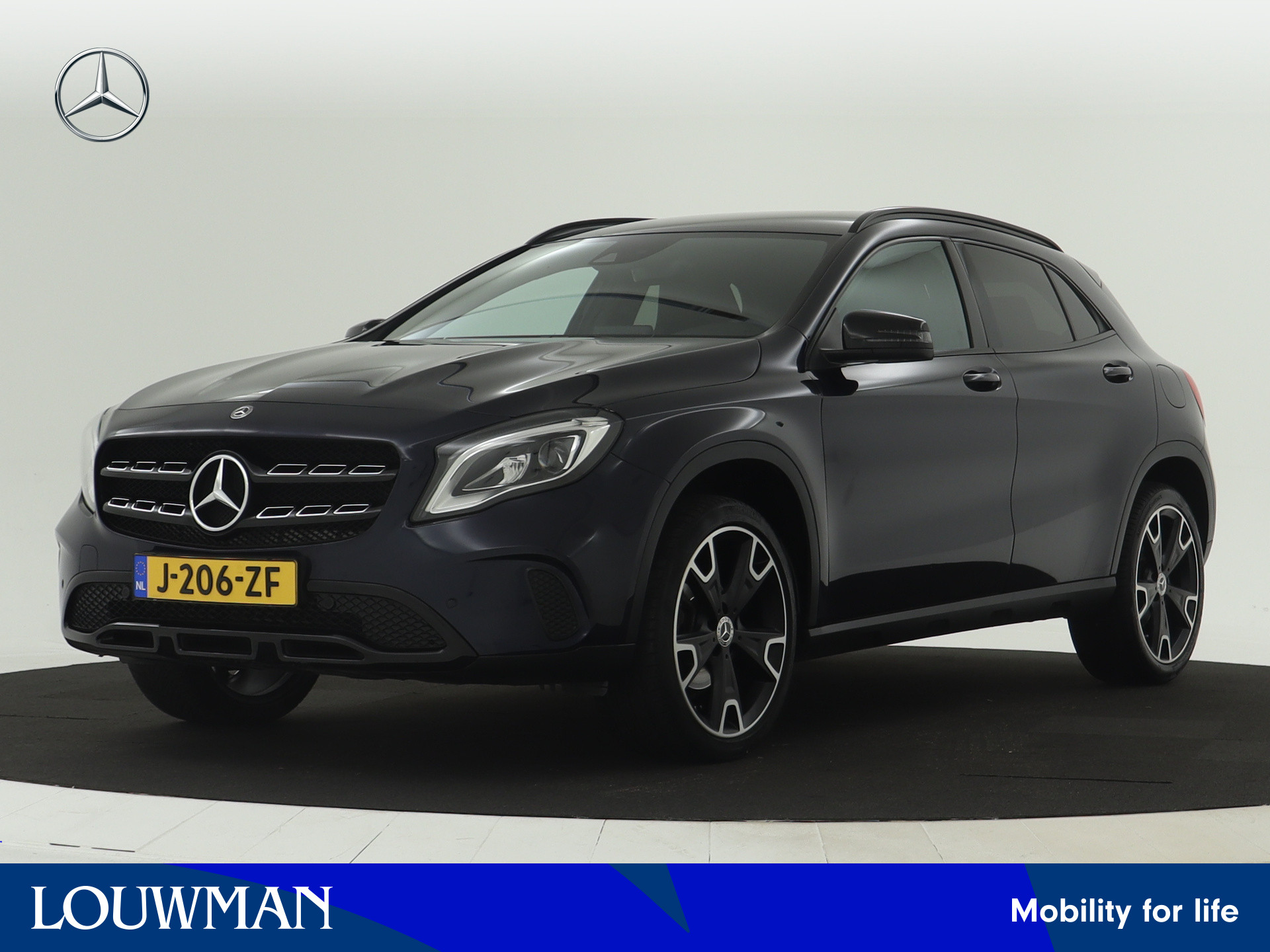 Mercedes-Benz GLA 180 | Achteruitrijcamera | Nightpakket | Navigatie | Stoelverwarming | Inclusief 12 Maanden Garantie