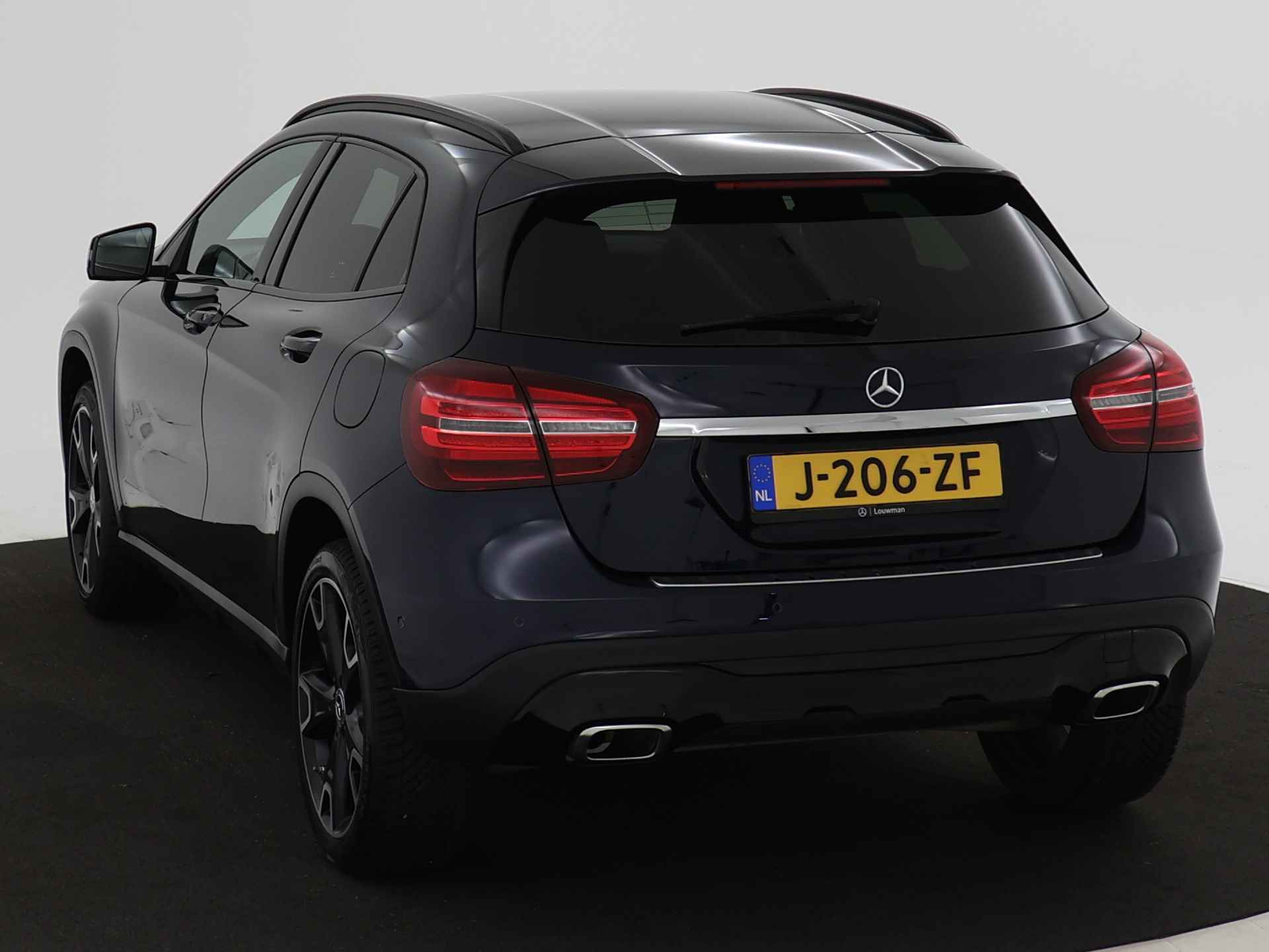 Mercedes-Benz GLA 180 | Achteruitrijcamera | Nightpakket | Navigatie | Stoelverwarming | Inclusief 12 Maanden Garantie - 18/45