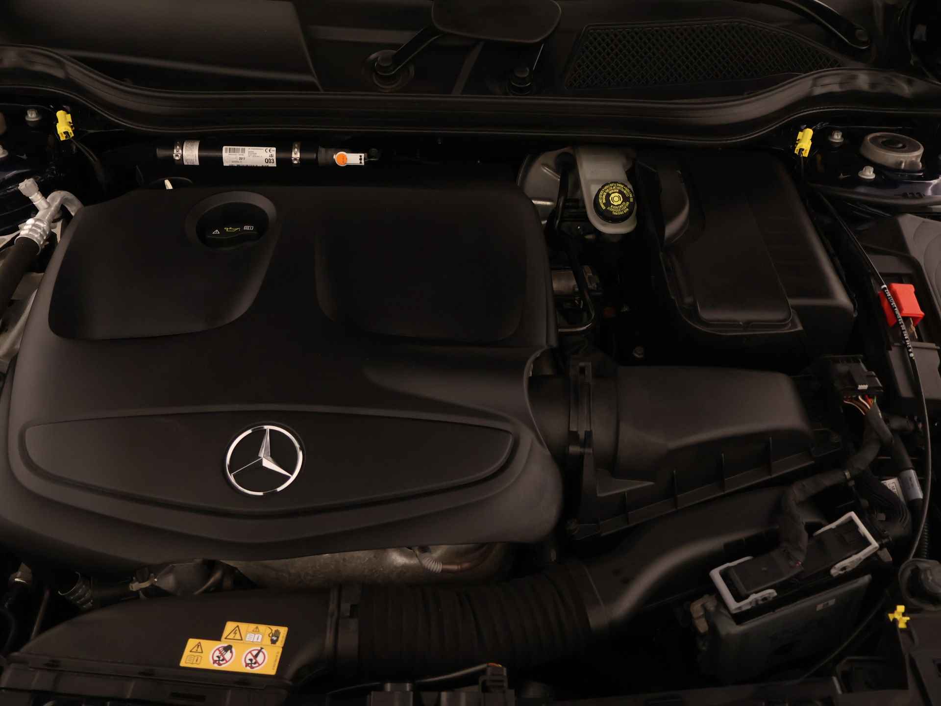 Mercedes-Benz GLA 180 | Achteruitrijcamera | Nightpakket | Navigatie | Stoelverwarming | Inclusief 12 Maanden Garantie - 42/45