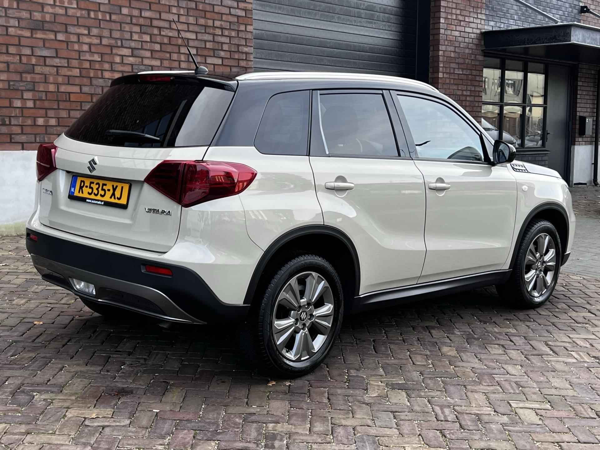 Suzuki Vitara 1.0 Boosterjet Select / Navigatie + Camera / Climate control / Stoelverwarming / Cruise Control / 1e Eigenaar - 2/38