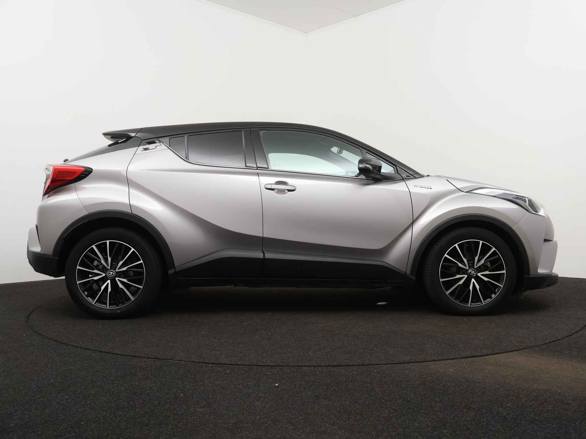 Toyota C-HR 1.8 Hybrid Style Limited | Stoelverwarming | Achteruitrijcamera | Parkeersensoren | - 15/45