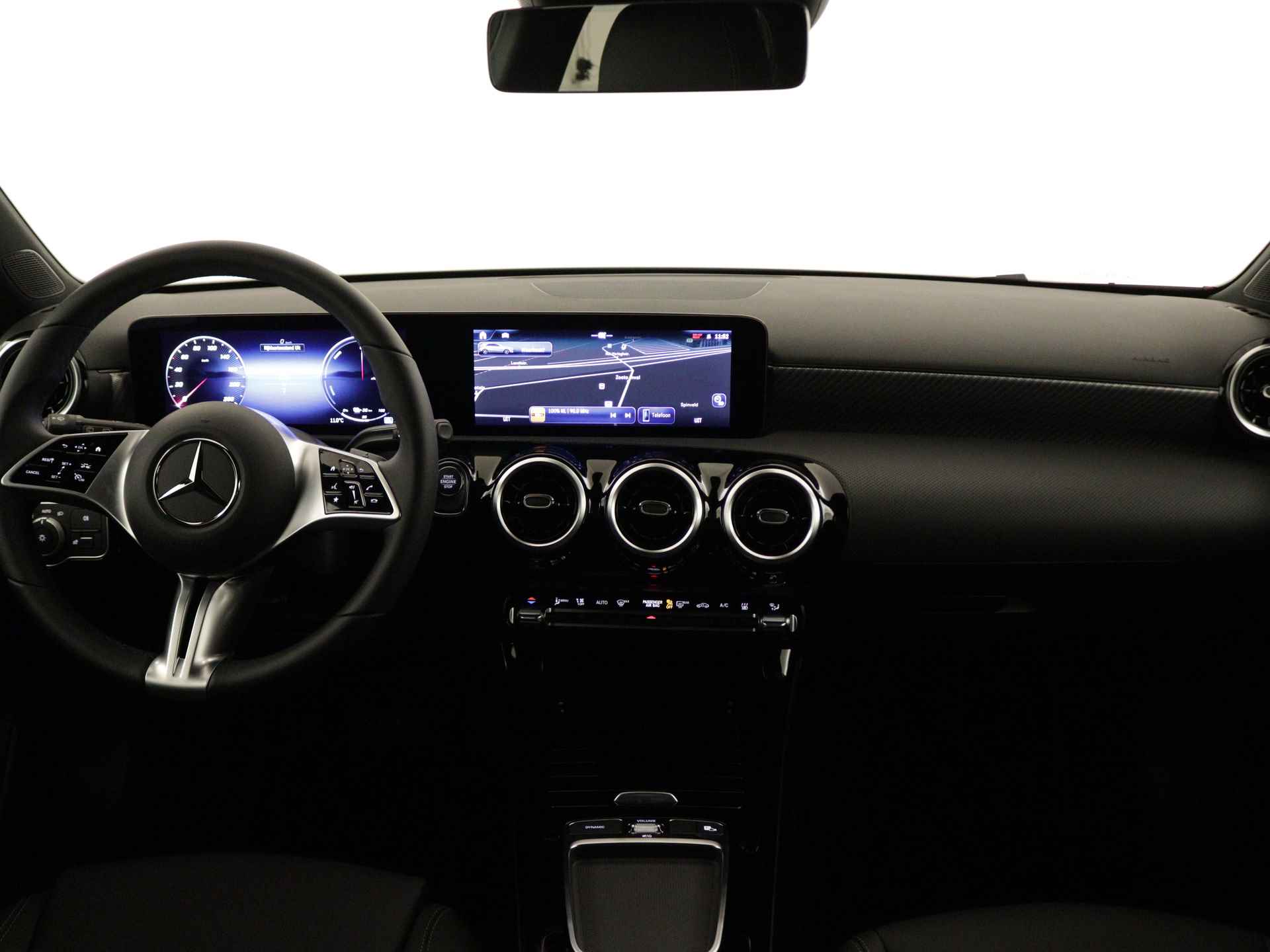 Mercedes-Benz A-Klasse 250 e Star Edition | Extra USB-poorten | Dodehoekassistent | Verwarmde stoelen vooraan | Parkeerpakket met achteruitrijcamera | High-performance led-koplampen | - 6/37