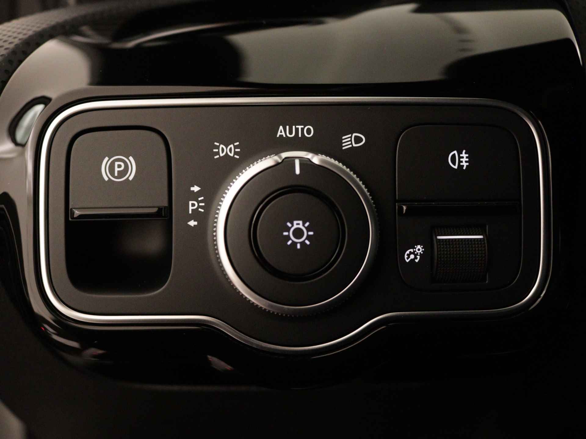 Mercedes-Benz A-Klasse 250 e Star Edition | Extra USB-poorten | Dodehoekassistent | Verwarmde stoelen vooraan | Parkeerpakket met achteruitrijcamera | High-performance led-koplampen | - 29/37