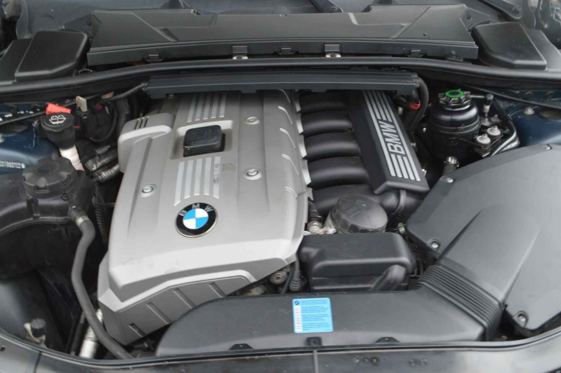 BMW 3-serie 325i High Executive | Clima | Cruise | Leder | Lm-velgen 18" - 20/20