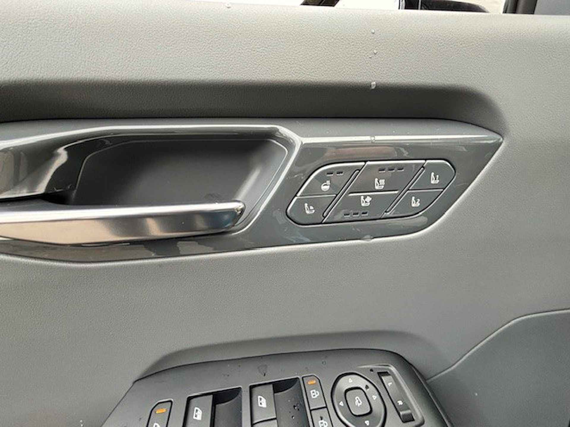 Kia EV9 Launch Edition GT-Line AWD 100 kWh - Demo - Apple Carplay/Android Auto - Cruise control adaptief met stop&go en stuurhulp - Vehicle to Home - Fabrieksgarantie 10-2030 - 11/44