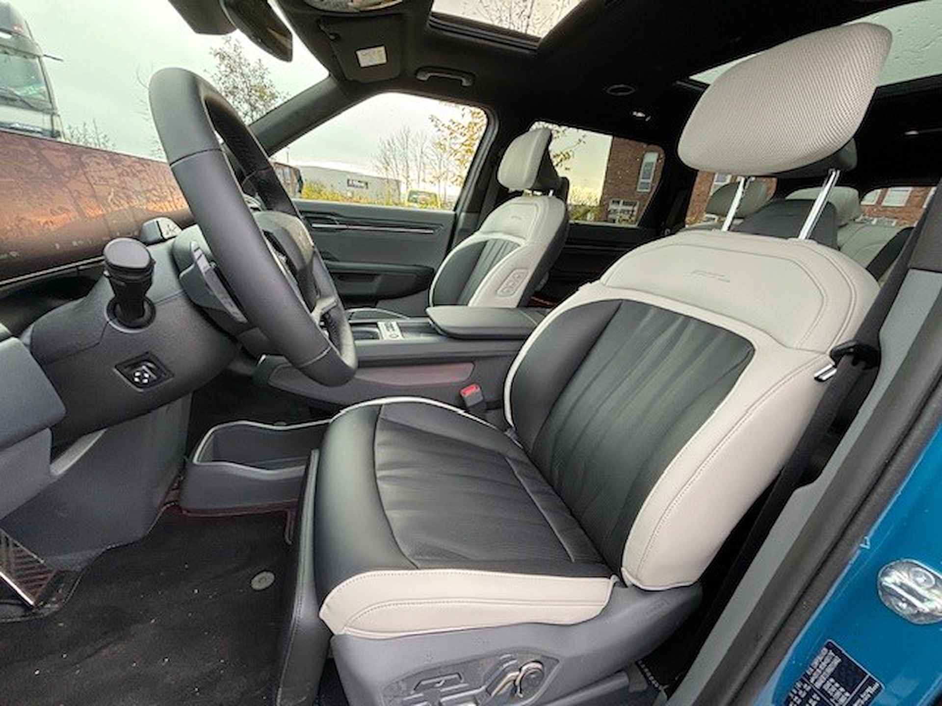 Kia EV9 Launch Edition GT-Line AWD 100 kWh - Demo - Apple Carplay/Android Auto - Cruise control adaptief met stop&go en stuurhulp - Vehicle to Home - Fabrieksgarantie 10-2030 - 12/44