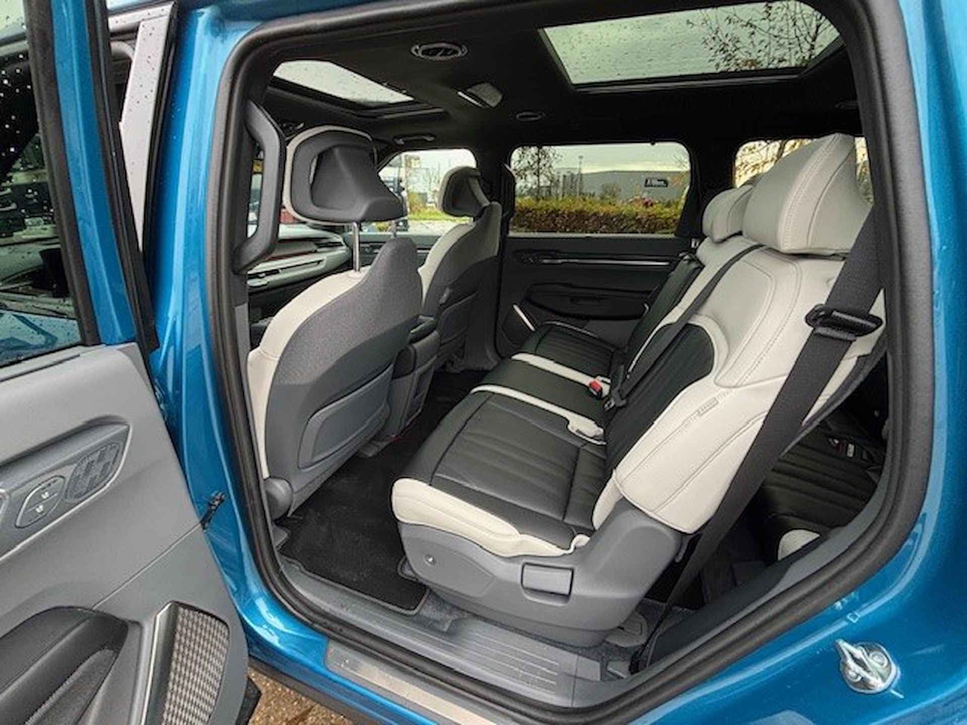 Kia EV9 Launch Edition GT-Line AWD 100 kWh - Demo - Apple Carplay/Android Auto - Cruise control adaptief met stop&go en stuurhulp - Vehicle to Home - Fabrieksgarantie 10-2030 - 30/44