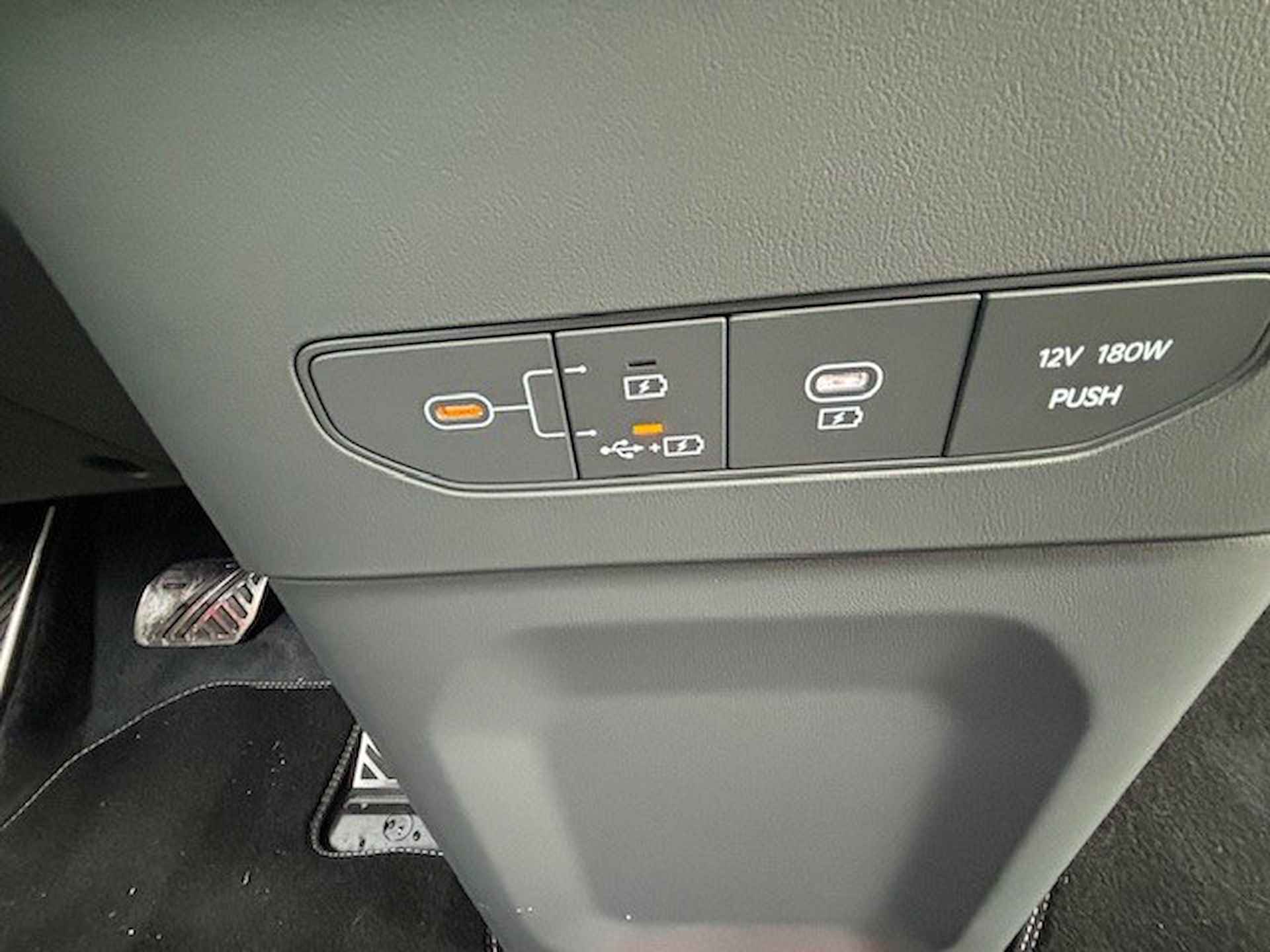 Kia EV9 Launch Edition GT-Line AWD 100 kWh - Demo - Apple Carplay/Android Auto - Cruise control adaptief met stop&go en stuurhulp - Vehicle to Home - Fabrieksgarantie 10-2030 - 31/44