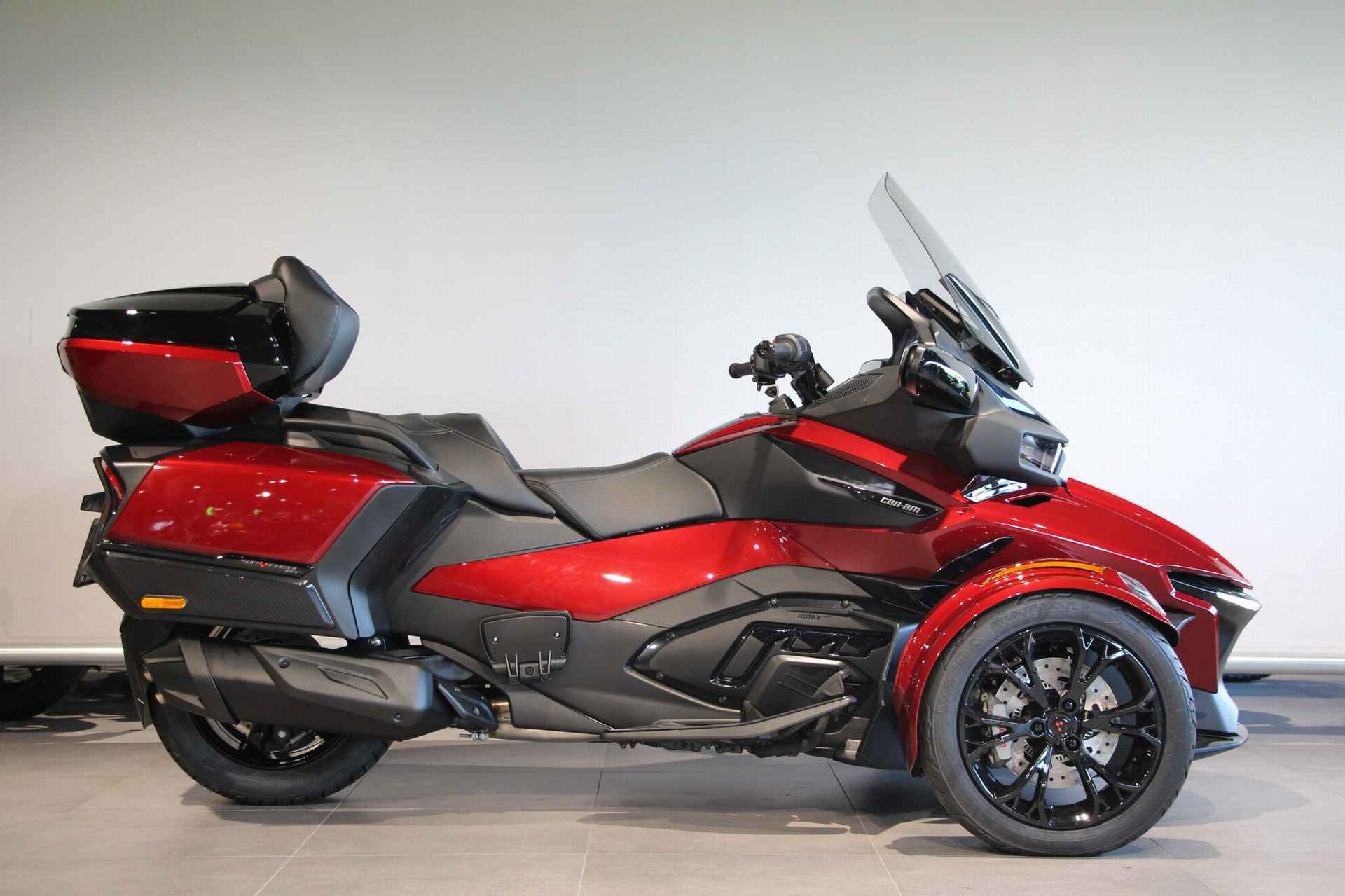 CAN-AM SPYDER RT LIMITED - 2/13