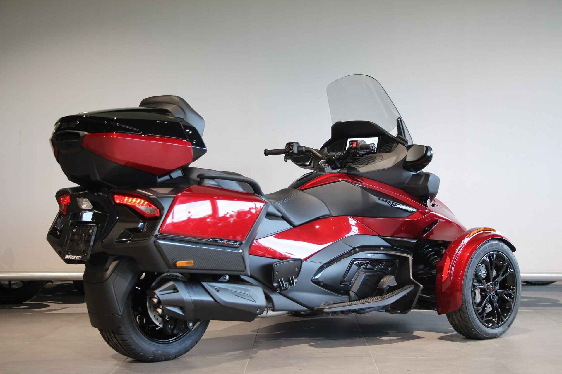 CAN-AM SPYDER RT LIMITED - 8/13