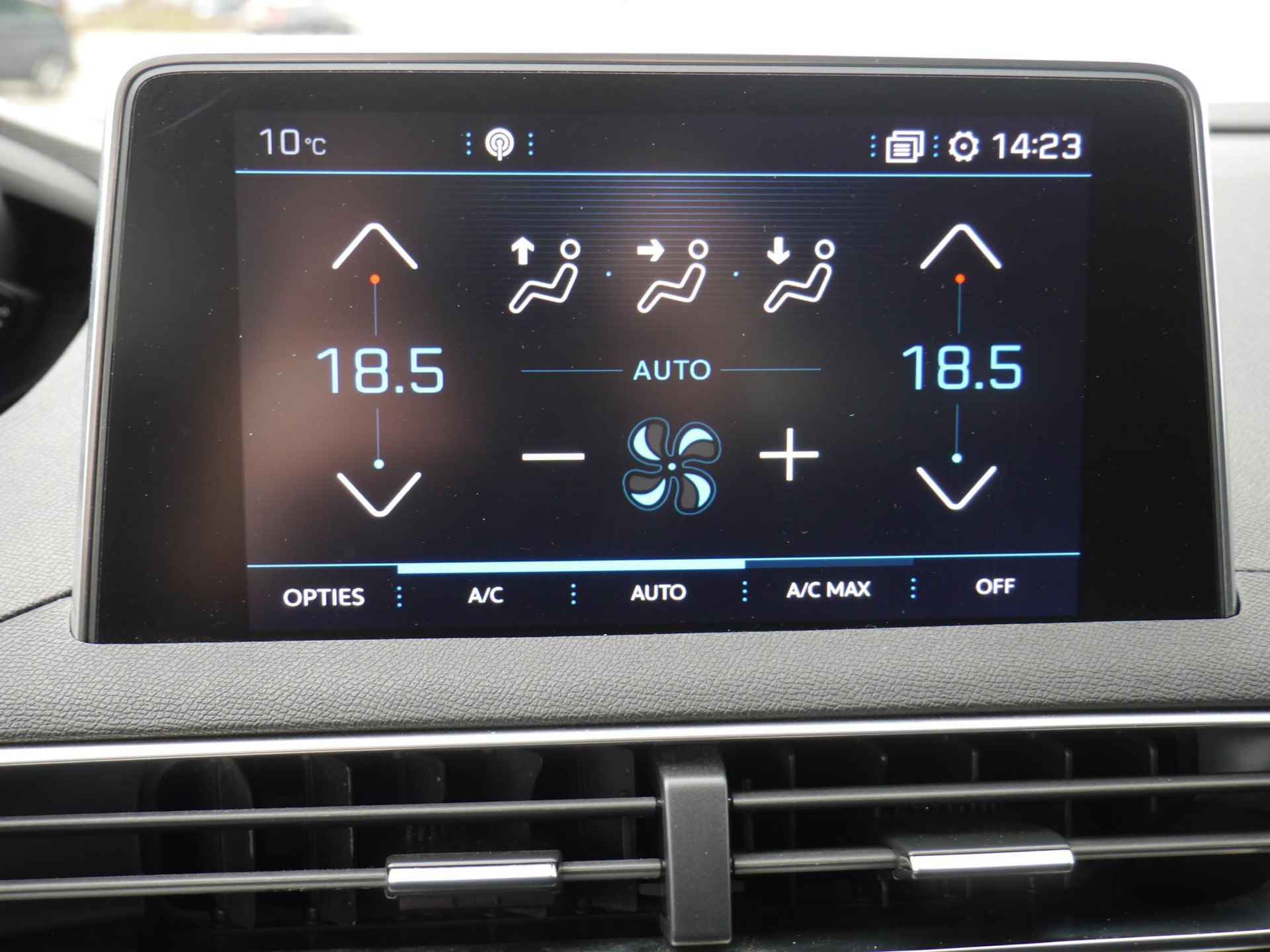 Peugeot 3008 1.5 BlueHDi Blue Lease Premium Handgeschakeld | LMV | 1500KG Trekgewicht | Camera | Achterklep Elektrisch | Stoelverwarming Voor | Cruise Control | Draadloos Opladen | Navigatie | Start Stop - 27/48