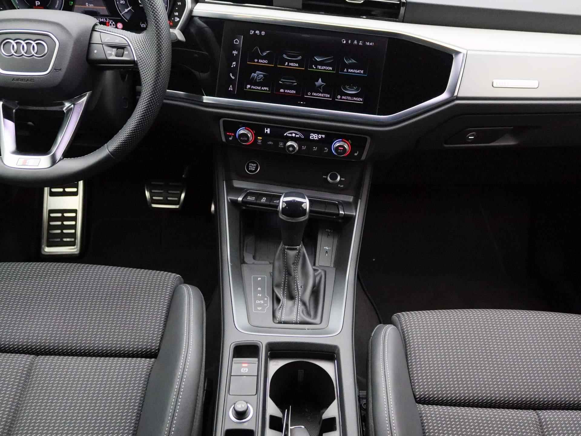 Audi Q3 Sportback 45 TFSI e S Edition | S-line | Automaat | Navigatie | Adaptive Cruise Control | Climate Control | Stoelverwarming | Virtual Cockpit | LED | Lichtmetalen velgen | Privacy glass | - 9/52