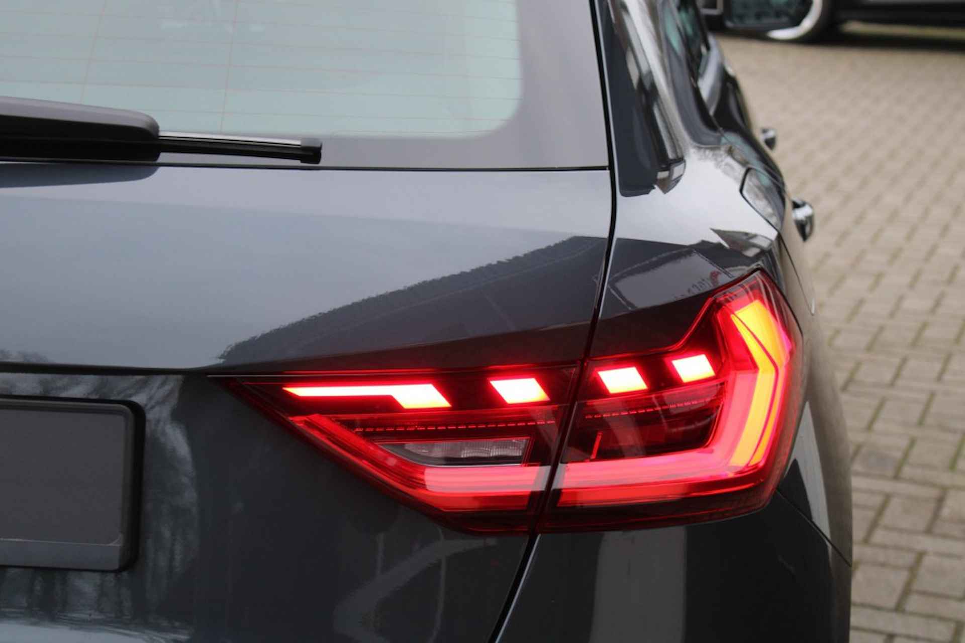 AUDI A1 30 TFSI Advance Ed. Matrix Led Navi Climate Cruise LM 16 - 9/31