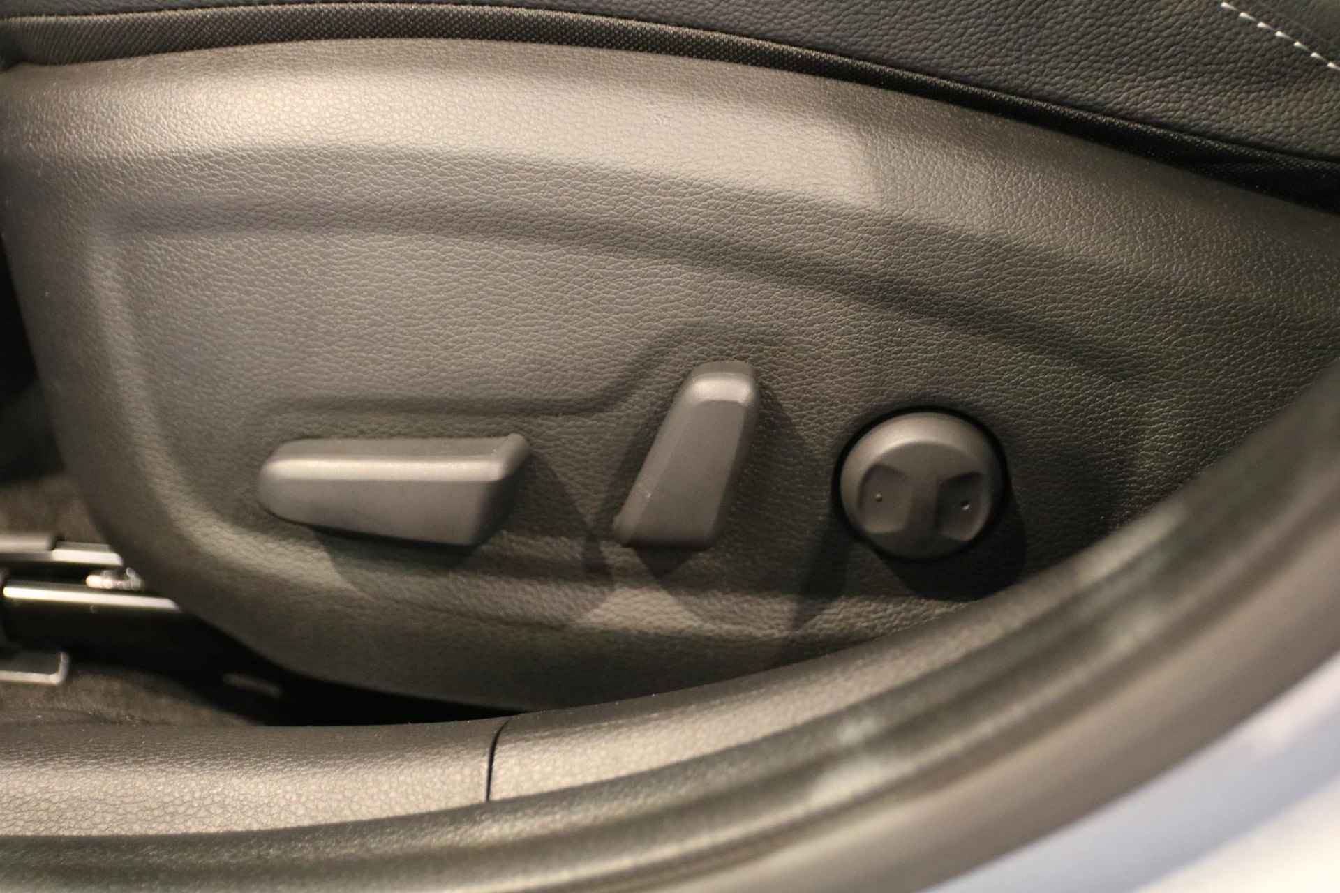 Kia Ceed 1.5 T-GDi GT-PlusLine | Navi | Camera | JBL | Stoelverwarming | Panodak| Climate Control| Elektrische stoelen | Nieuw te bestellen | - 19/28