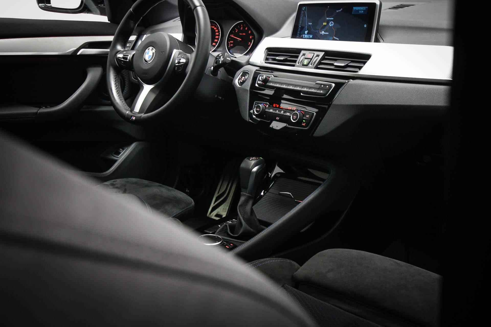 BMW X1 sDrive18i M-Sport Centennial High Executive | PANORAMADAK | HEAD UP | NAVI | CAMERA | 18" - 8/54