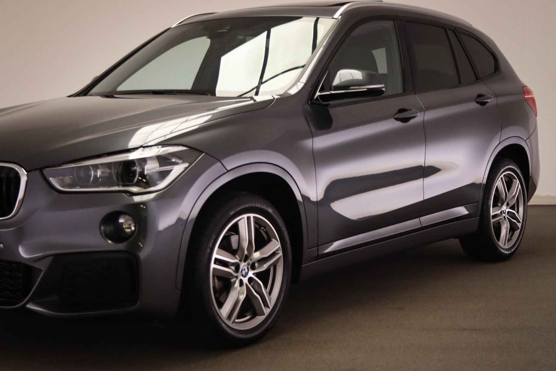 BMW X1 sDrive18i M-Sport Centennial High Executive | PANORAMADAK | HEAD UP | NAVI | CAMERA | 18" - 13/54