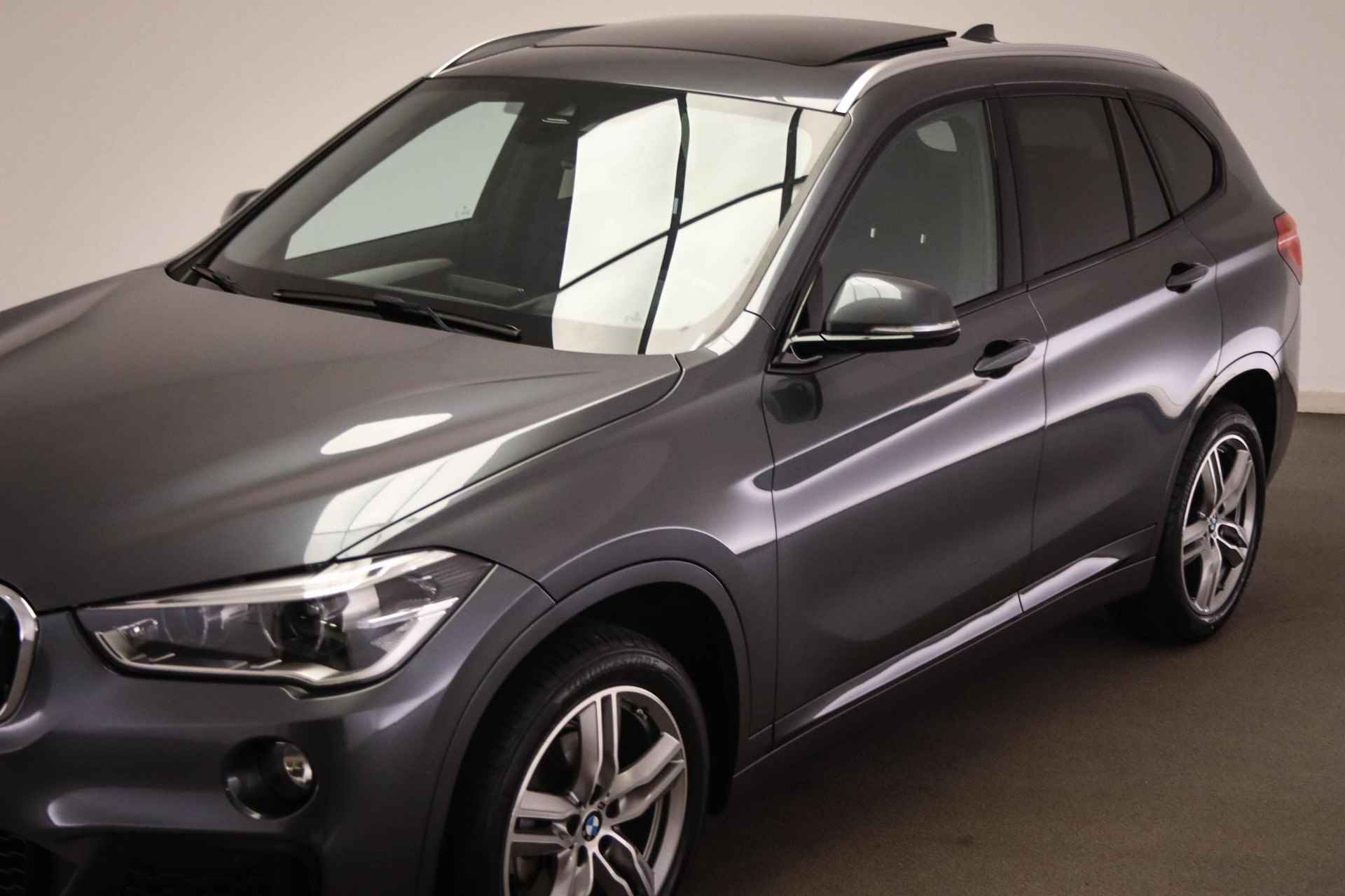 BMW X1 sDrive18i M-Sport Centennial High Executive | PANORAMADAK | HEAD UP | NAVI | CAMERA | 18" - 14/54