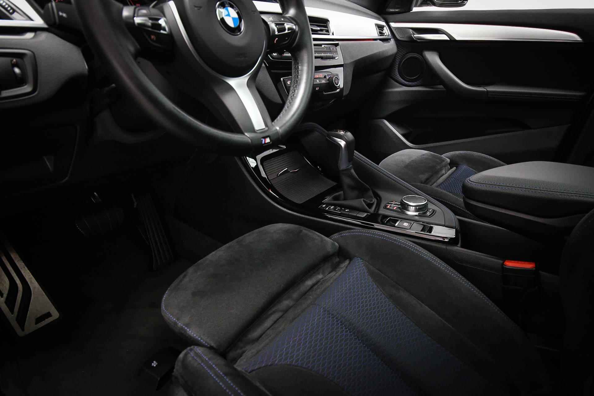 BMW X1 sDrive18i M-Sport Centennial High Executive | PANORAMADAK | HEAD UP | NAVI | CAMERA | 18" - 25/54