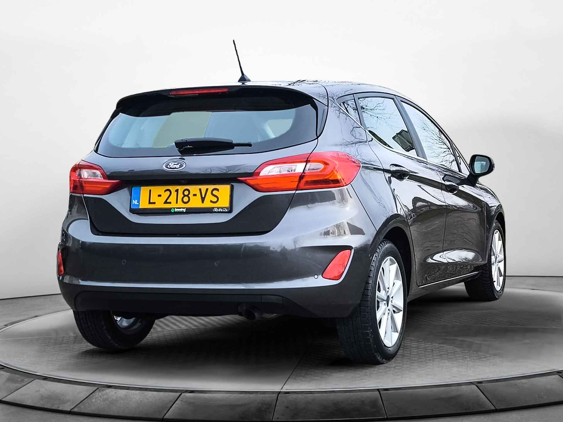 Ford Fiesta 1.0 EcoBoost Titanium (100 PK) 1e-Eig. Ford-Dealer-Onderh. BOVAG-Garantie. Navigatie/Apple-Carplay/Android-Auto, Adaptive-Cruisecontrol, Parkeersensoren-V+A. Achteruitrijcamera, Stoelverwarming, Sportstoelen, Lm-Velgen-16I Privacy-Glas - 3/43