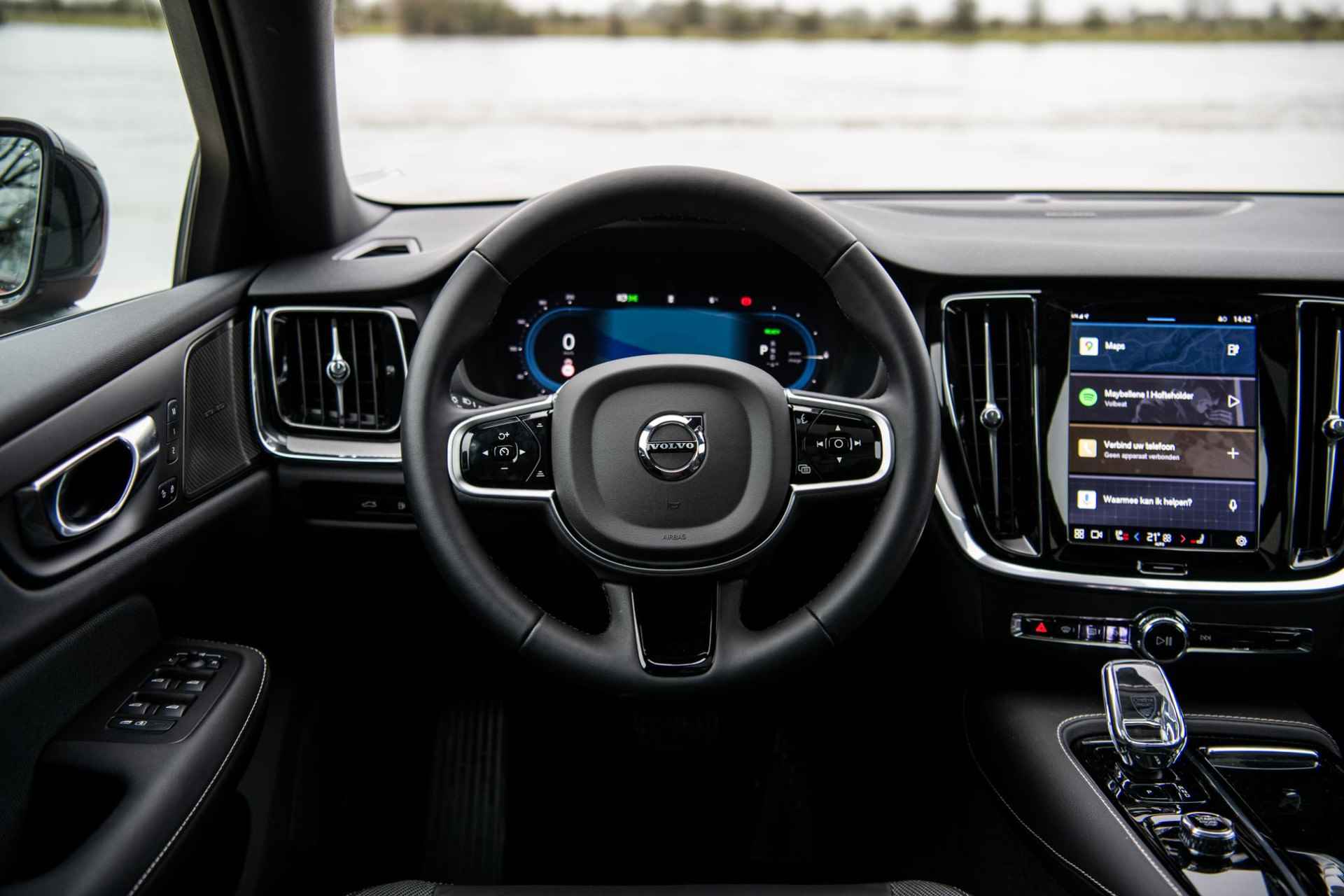 Volvo V60 2.0 T6 Plug-in hybrid AWD Plus Dark | Heico | Panorama Schuifdak | Harman/Kardon | 20'' Polestar | Sportstoelen | - 5/49