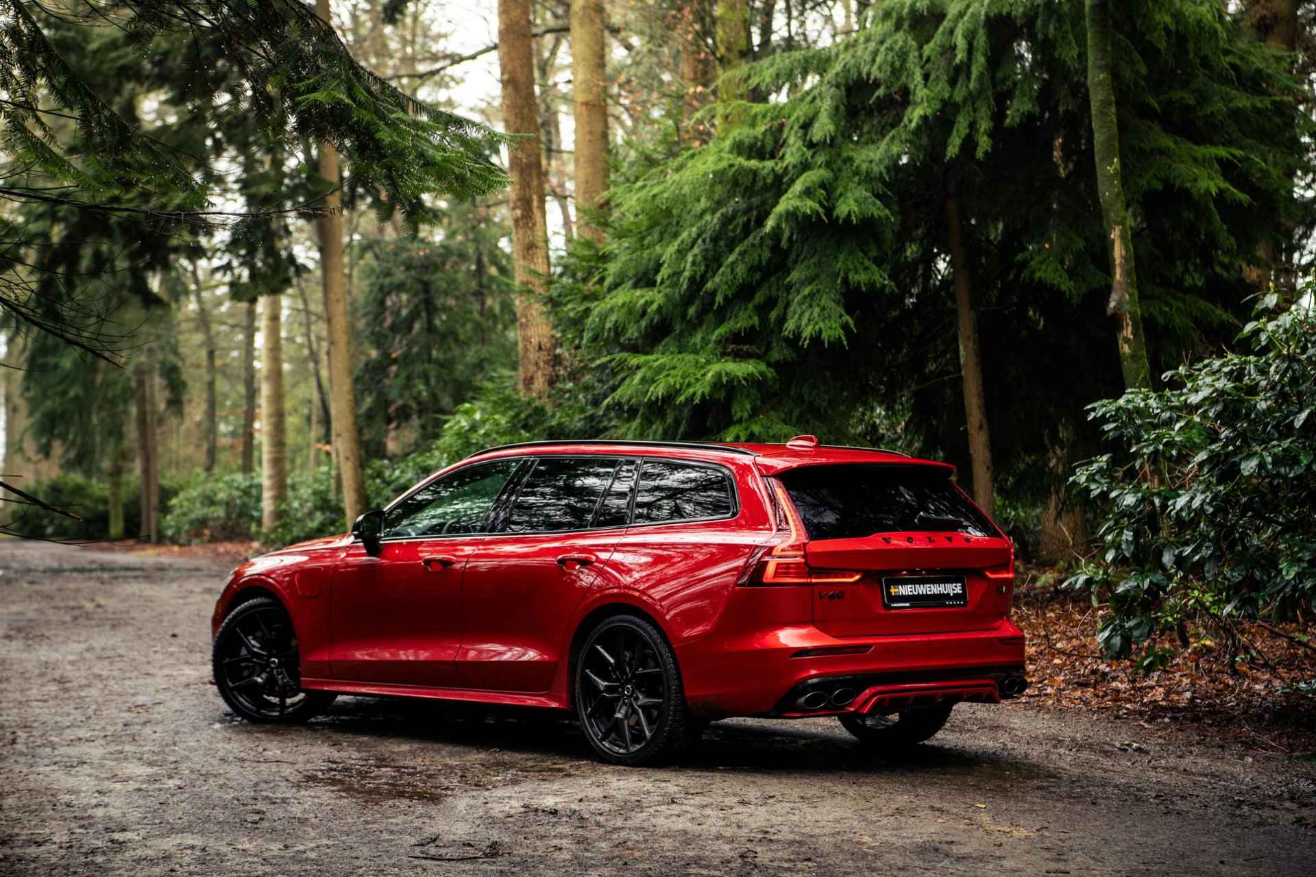 Volvo V60 2.0 T6 Plug-in hybrid AWD Plus Dark | Heico | Panorama Schuifdak | Harman/Kardon | 20'' Polestar | Sportstoelen | - 6/49