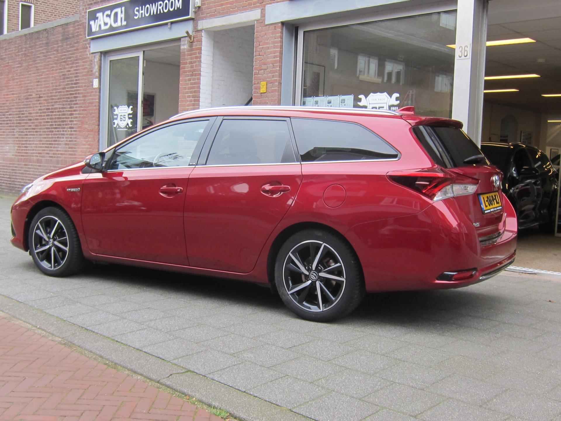 Toyota Auris Touring Sports 1.8 Hybrid Volcano Edition Navi All In Prijs Bovaggarantie - 5/31