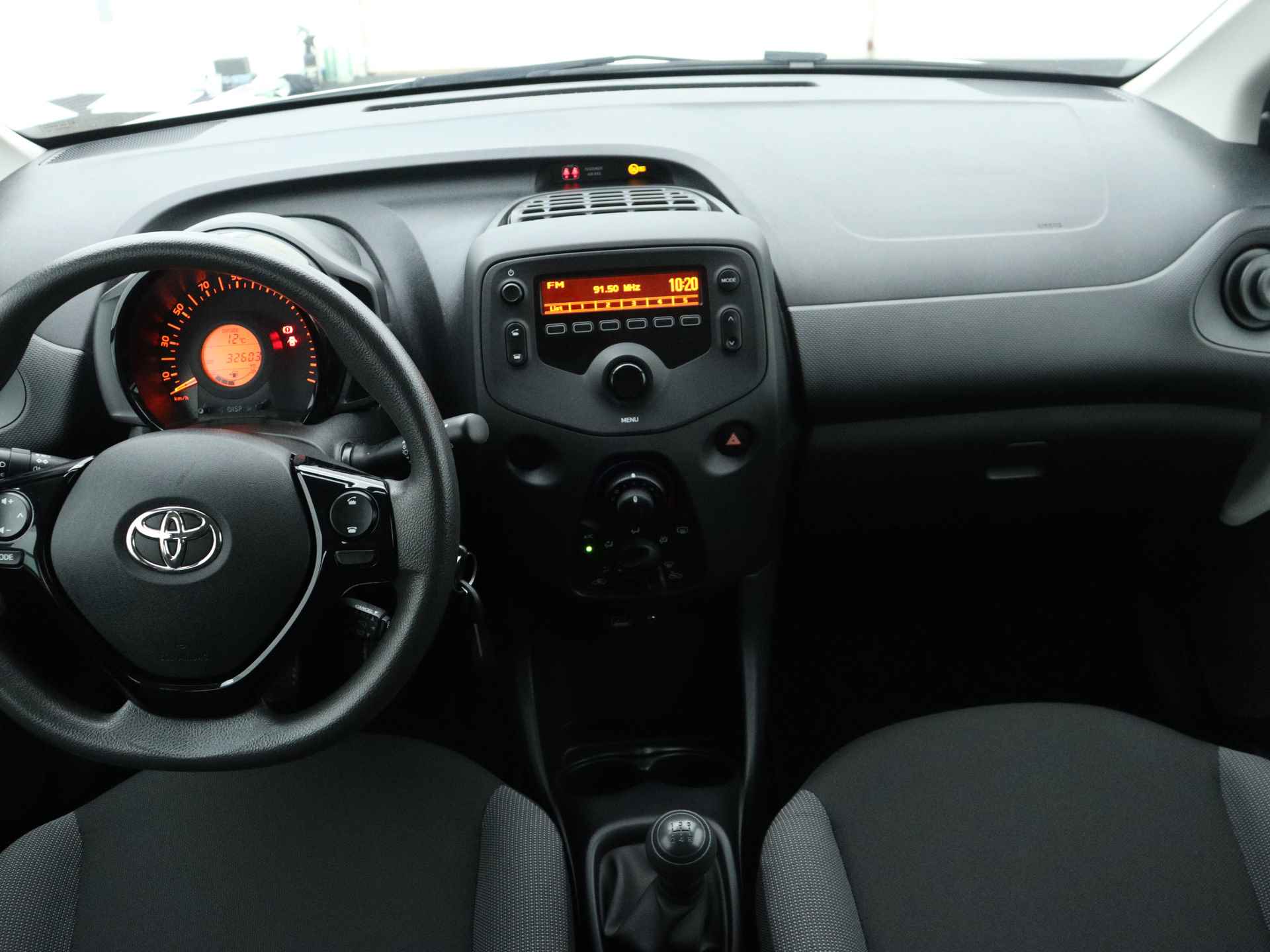 Toyota Aygo 1.0 VVT-i x-fun | Airco | Radio | Thuiskomer set | - 6/40