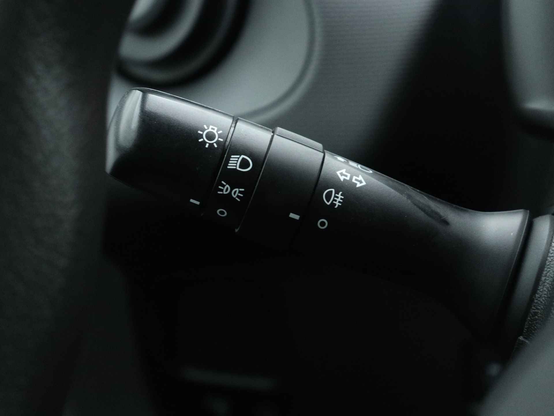 Toyota Aygo 1.0 VVT-i x-fun | Airco | Radio | Thuiskomer set | - 23/40