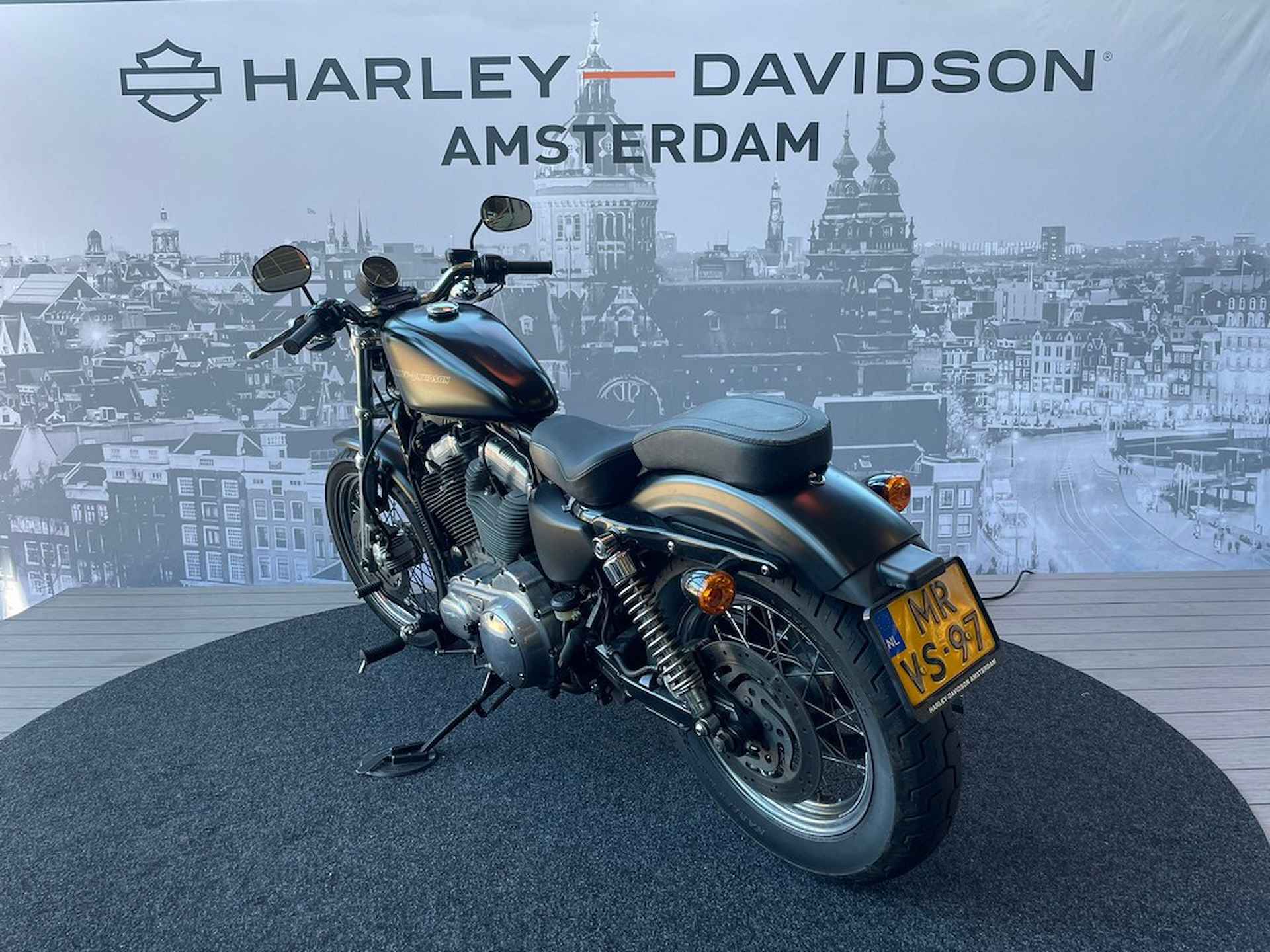 Harley-Davidson XL883 - 6/8