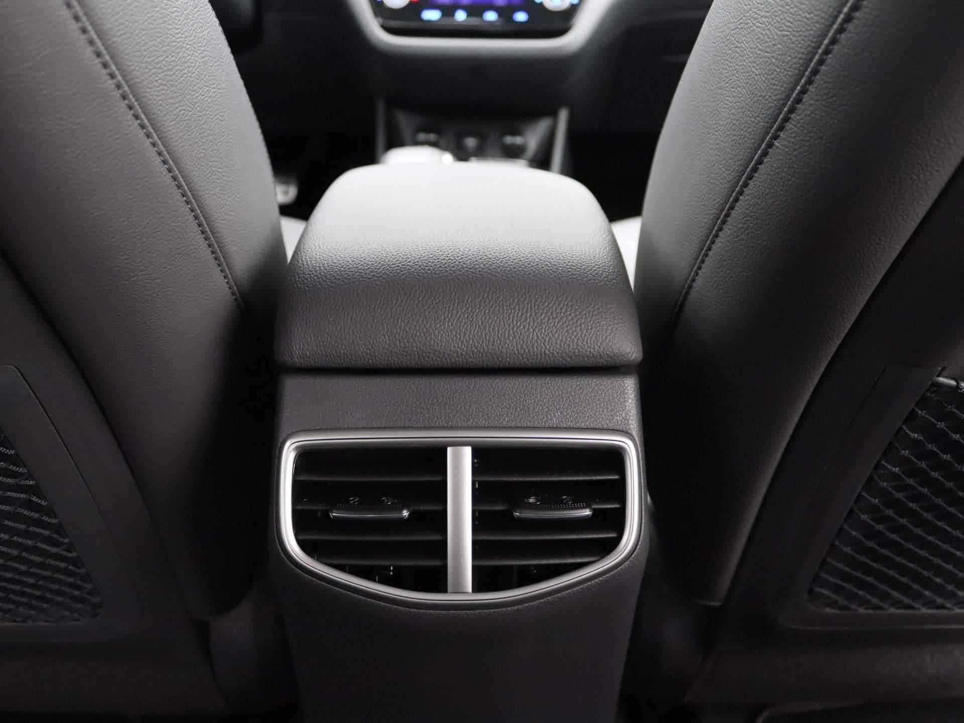 Hyundai IONIQ Premium EV 38 kWh | SEPP subsidie mogelijk | Trekhaak Afneembaar | Airco | Cruise Control | Lederen bekleding | Navigatie | LED | - 33/51