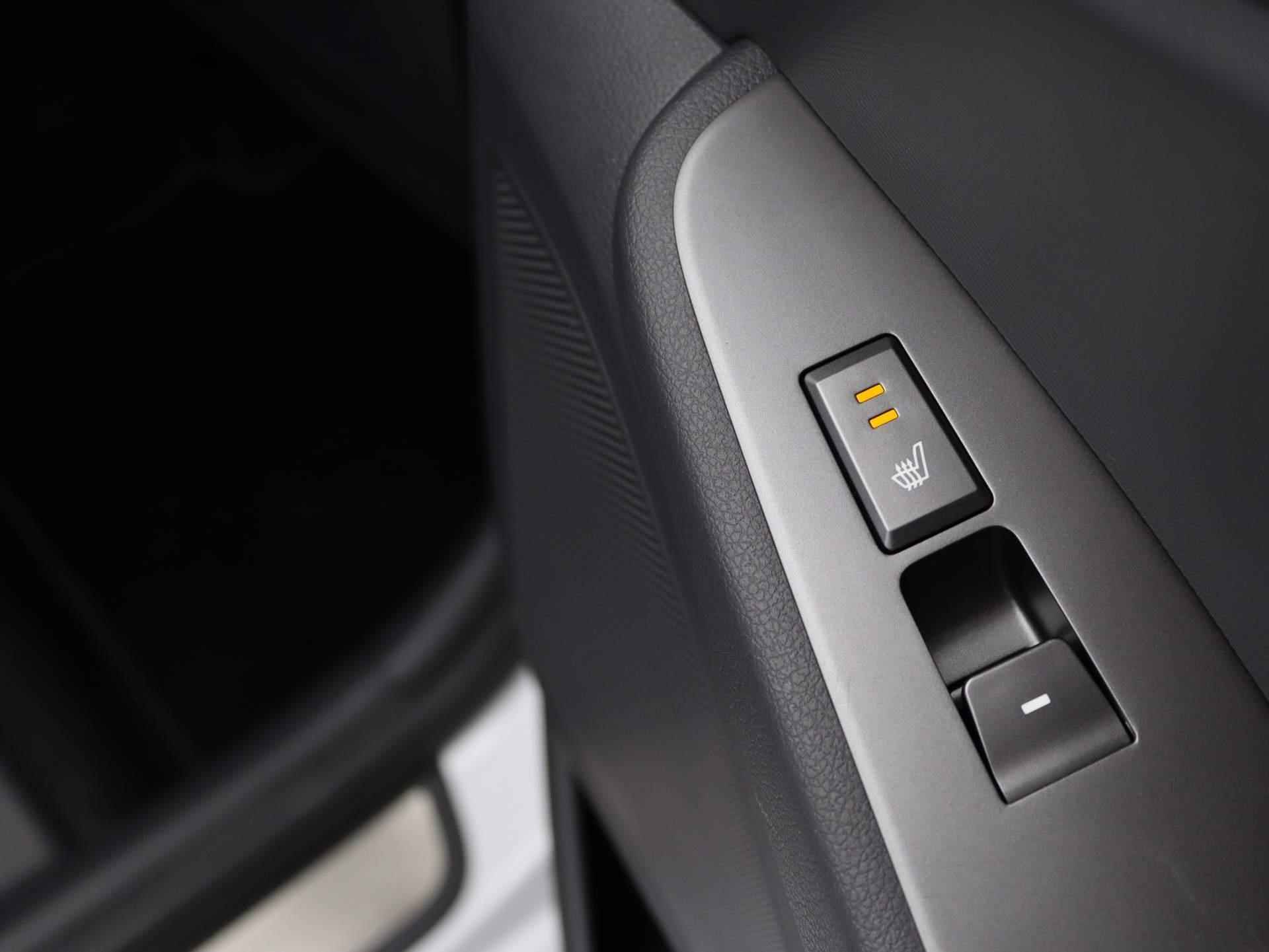 Hyundai IONIQ Premium EV 38 kWh | SEPP subsidie mogelijk | Trekhaak Afneembaar | Airco | Cruise Control | Lederen bekleding | Navigatie | LED | - 34/51