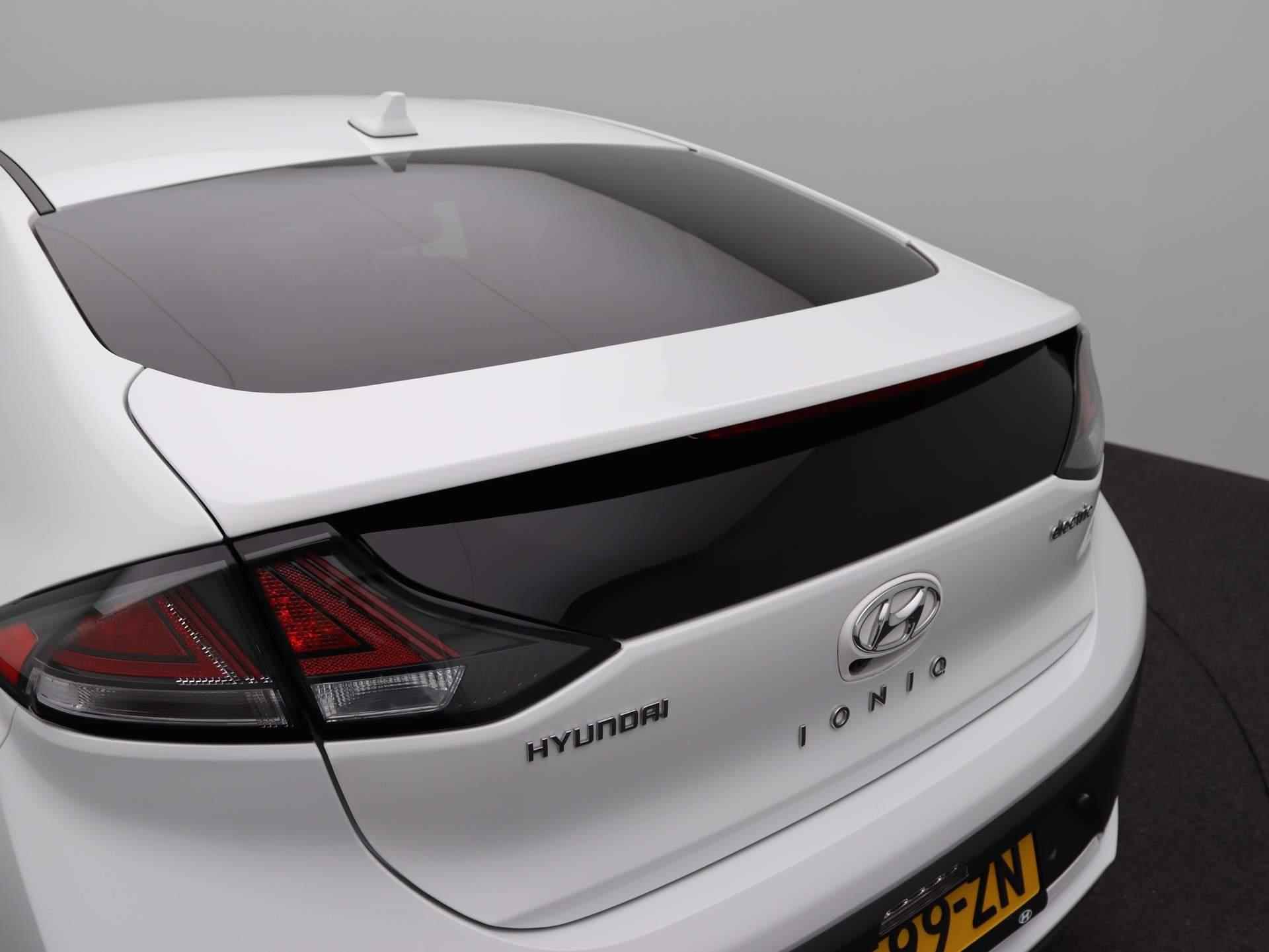 Hyundai IONIQ Premium EV 38 kWh | SEPP subsidie mogelijk | Trekhaak Afneembaar | Airco | Cruise Control | Lederen bekleding | Navigatie | LED | - 39/51