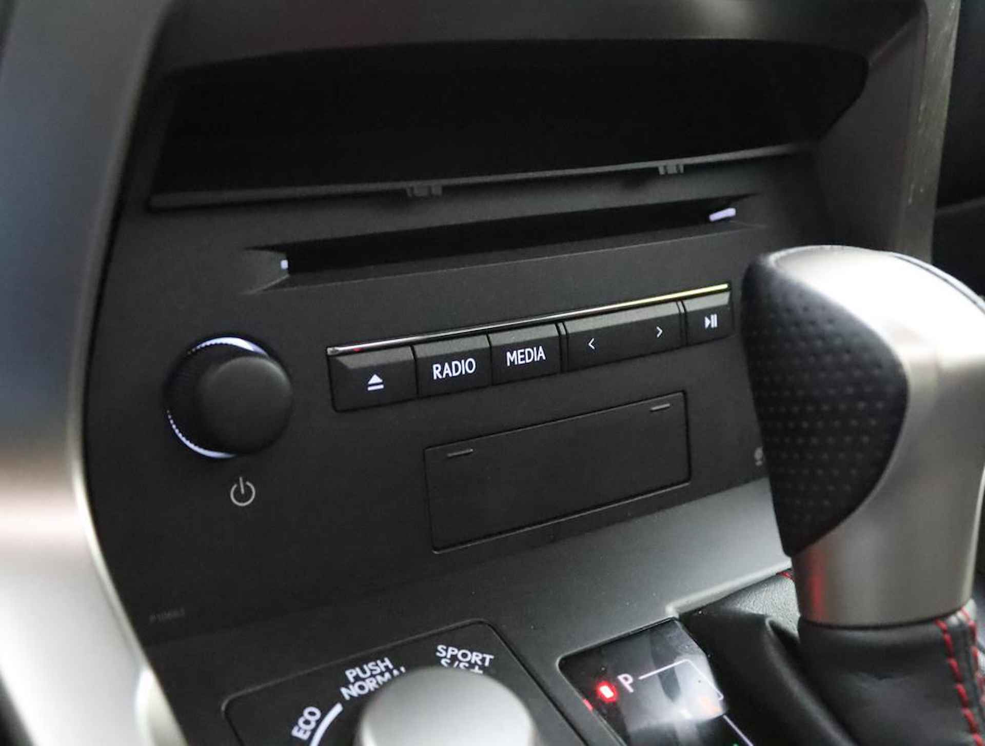 Lexus NX 300h AWD F Sport Line | Dealeronderhouden | Schuif-/kanteldak | Elektronisch sportonderstel | Head-Up Display - 62/67