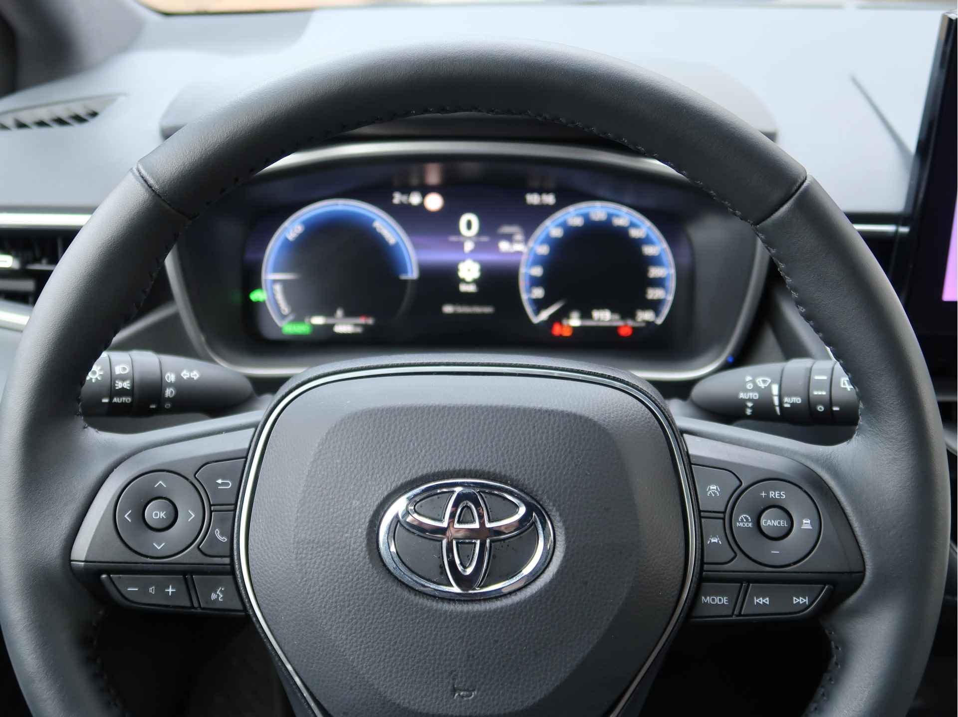 Toyota Corolla Touring Sports Hybrid Dynamic | Trekhaak | Pdc | Stuurverw | Elektr Klep | Winterset - 28/32