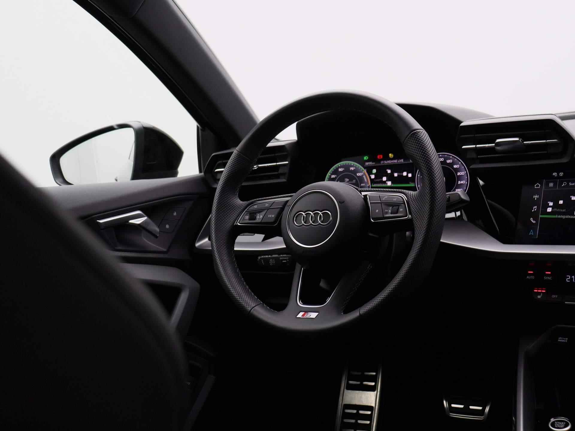 Audi A3 Sportback 45 TFSI e S edition Competition 245 PK | Automaat | S-line interieur | S-line exterieur | Automaat | Navigatie |  Cruise Control | Half-Leder | Parkeersensoren | Stoelverwarming | Lichtmetalen velgen | Climate Control | Fabrieksgarantie | - 11/46
