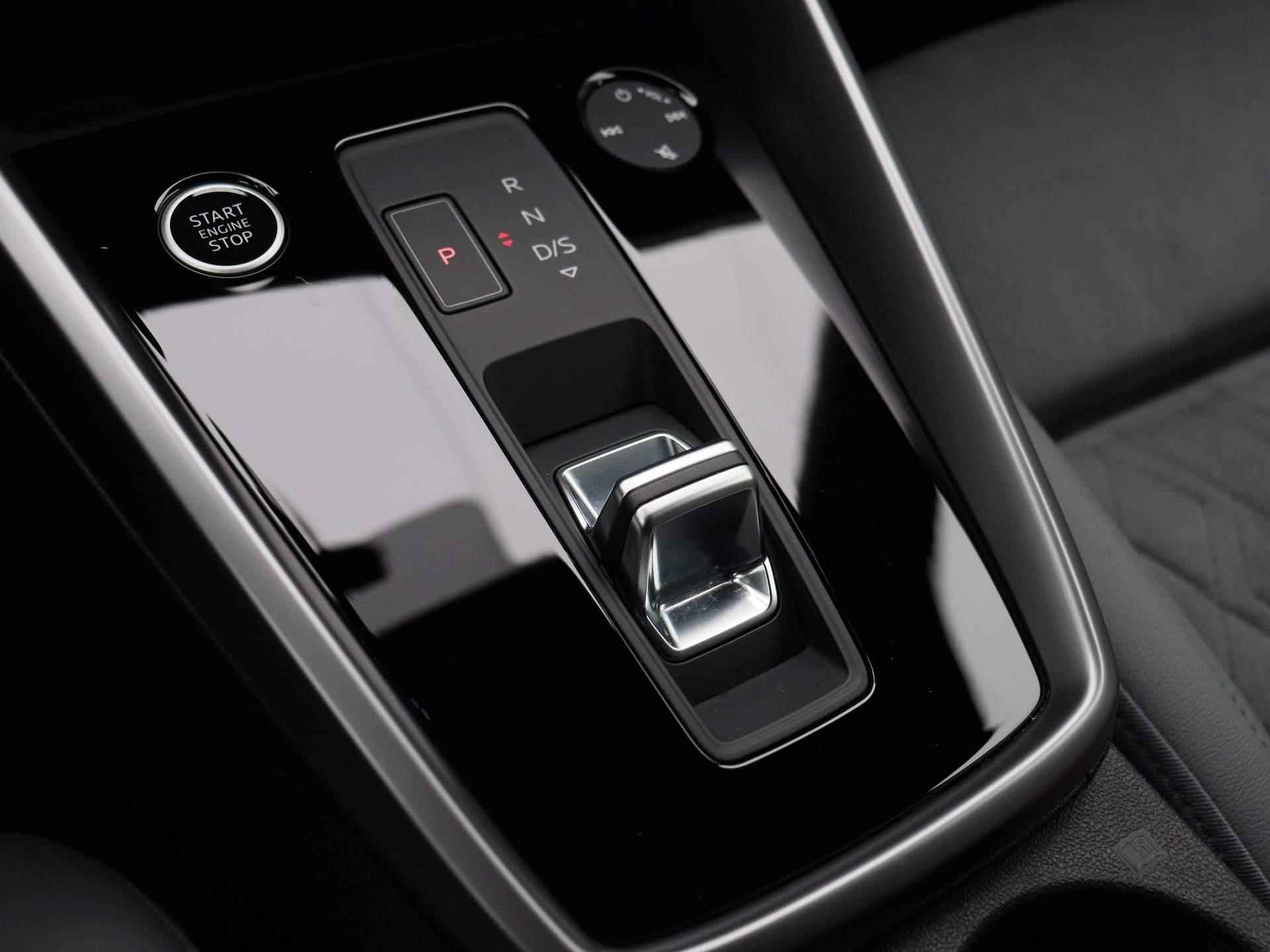 Audi A3 Sportback 45 TFSI e S edition Competition 245 PK | Automaat | S-line interieur | S-line exterieur | Automaat | Navigatie |  Cruise Control | Half-Leder | Parkeersensoren | Stoelverwarming | Lichtmetalen velgen | Climate Control | Fabrieksgarantie | - 22/46