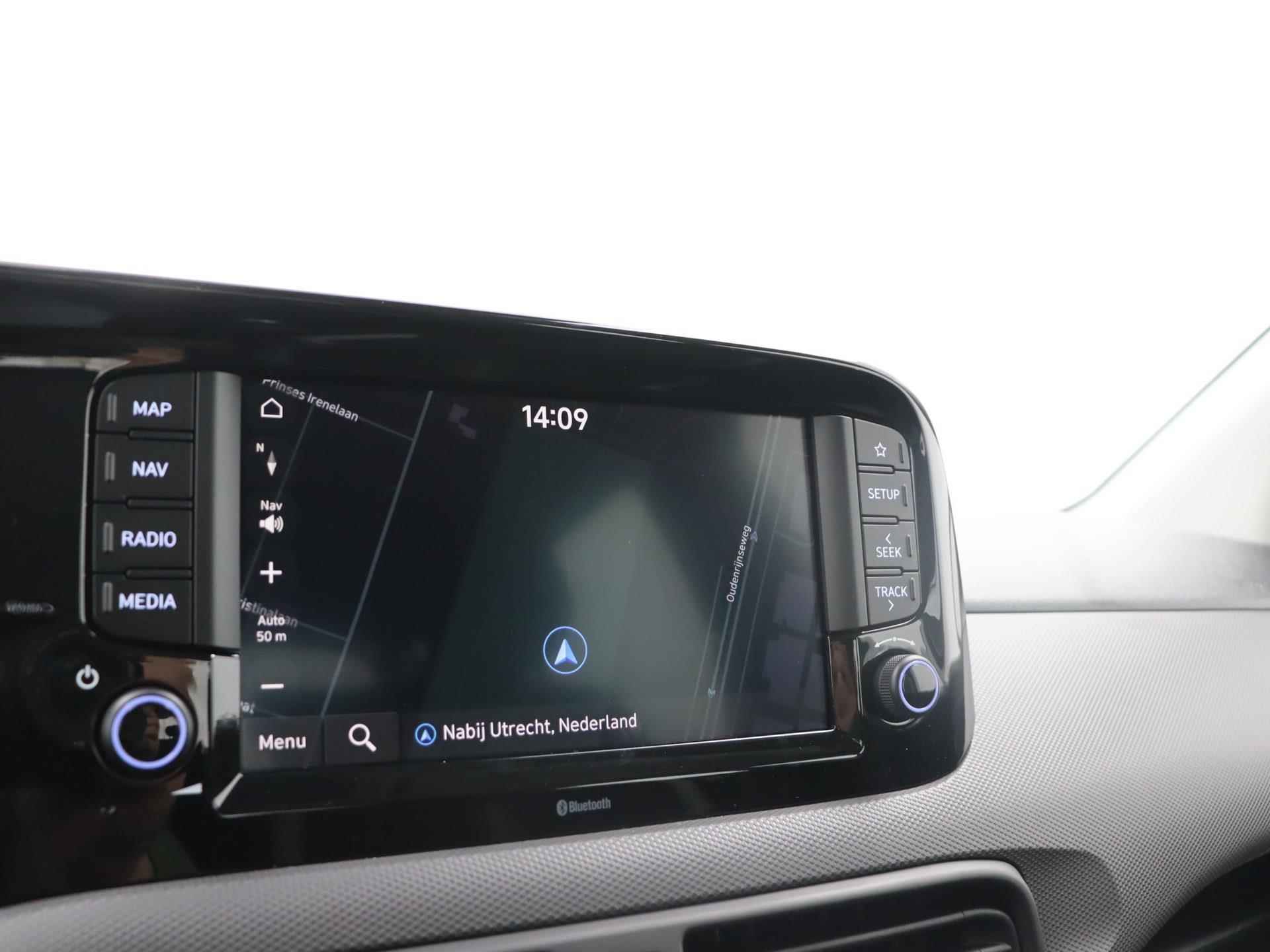 Hyundai i10 1.0 Comfort Smart 5-zits Aut. | Incl. €1000,- Voorraadactie! | Navigatie | Camera | Apple Carplay | Android Auto | Cruise control | Airco | - 16/30
