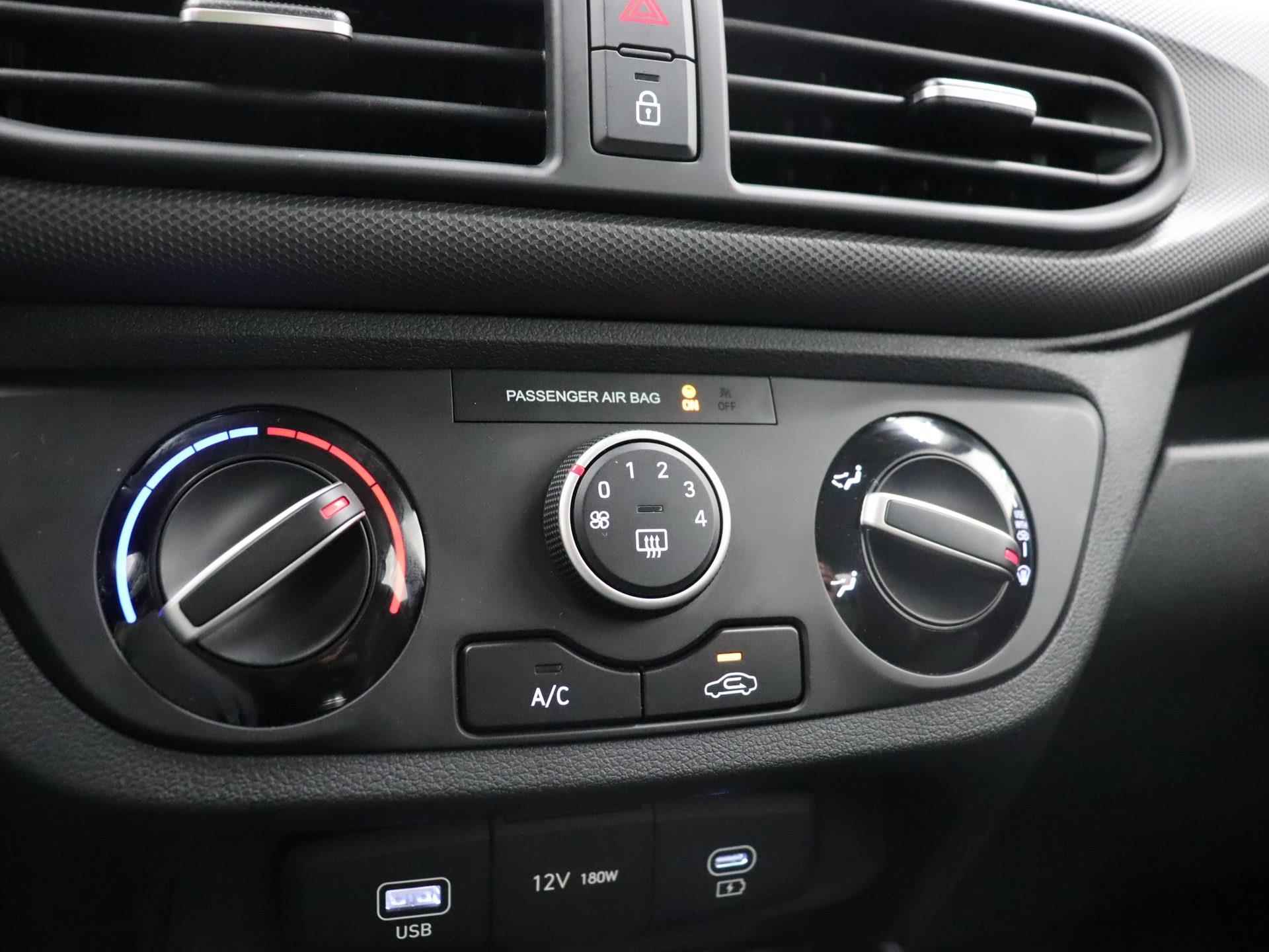 Hyundai i10 1.0 Comfort Smart 5-zits Aut. | Incl. €1000,- Voorraadactie! | Navigatie | Camera | Apple Carplay | Android Auto | Cruise control | Airco | - 20/30