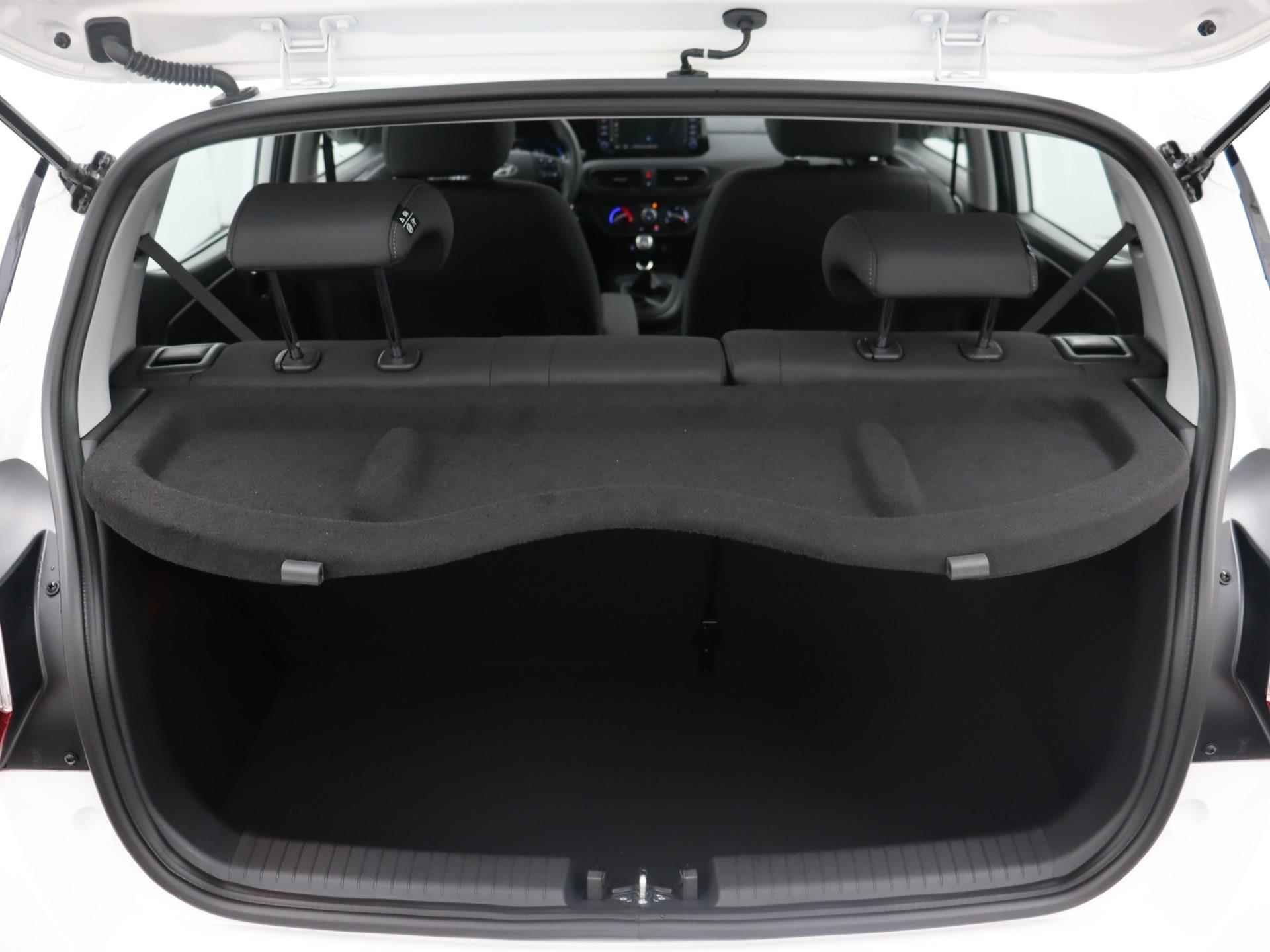 Hyundai i10 1.0 Comfort Smart 5-zits Aut. | Incl. €1000,- Voorraadactie! | Navigatie | Camera | Apple Carplay | Android Auto | Cruise control | Airco | - 29/30