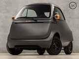 Microlino L6 Competizione 5.5 kWh (LEASE 300,- P/M, 45 KMH, NIEUW, BROMMER RIJBEWIJS, 100KM ACTIERADIUS, DIRECT LEVERBAAR, BERLIN ANTHRACITE MATT, LEDER, ALCANTARA, SCHUIFDAK, NIEUWSTAAT)