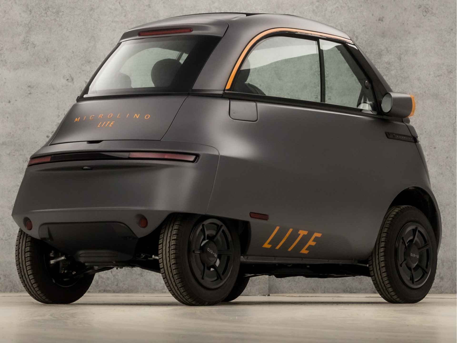 Microlino L6 Competizione 5.5 kWh (LEASE 300,- P/M, 45 KMH, NIEUW, BROMMER RIJBEWIJS, 100KM ACTIERADIUS, DIRECT LEVERBAAR, BERLIN ANTHRACITE MATT, LEDER, ALCANTARA, SCHUIFDAK, NIEUWSTAAT) - 5/34